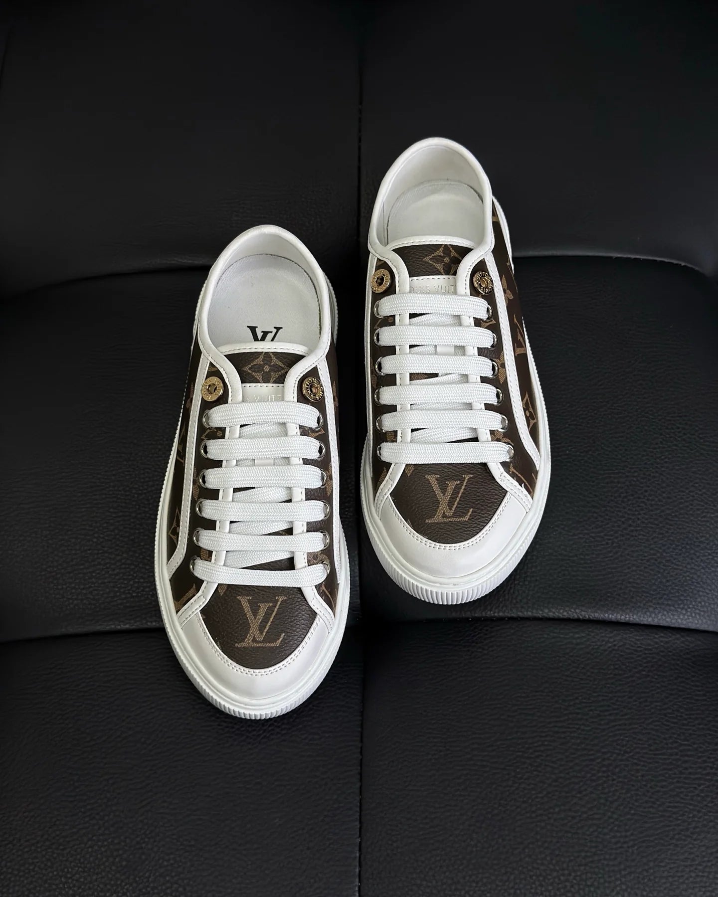 LV SNEAKER