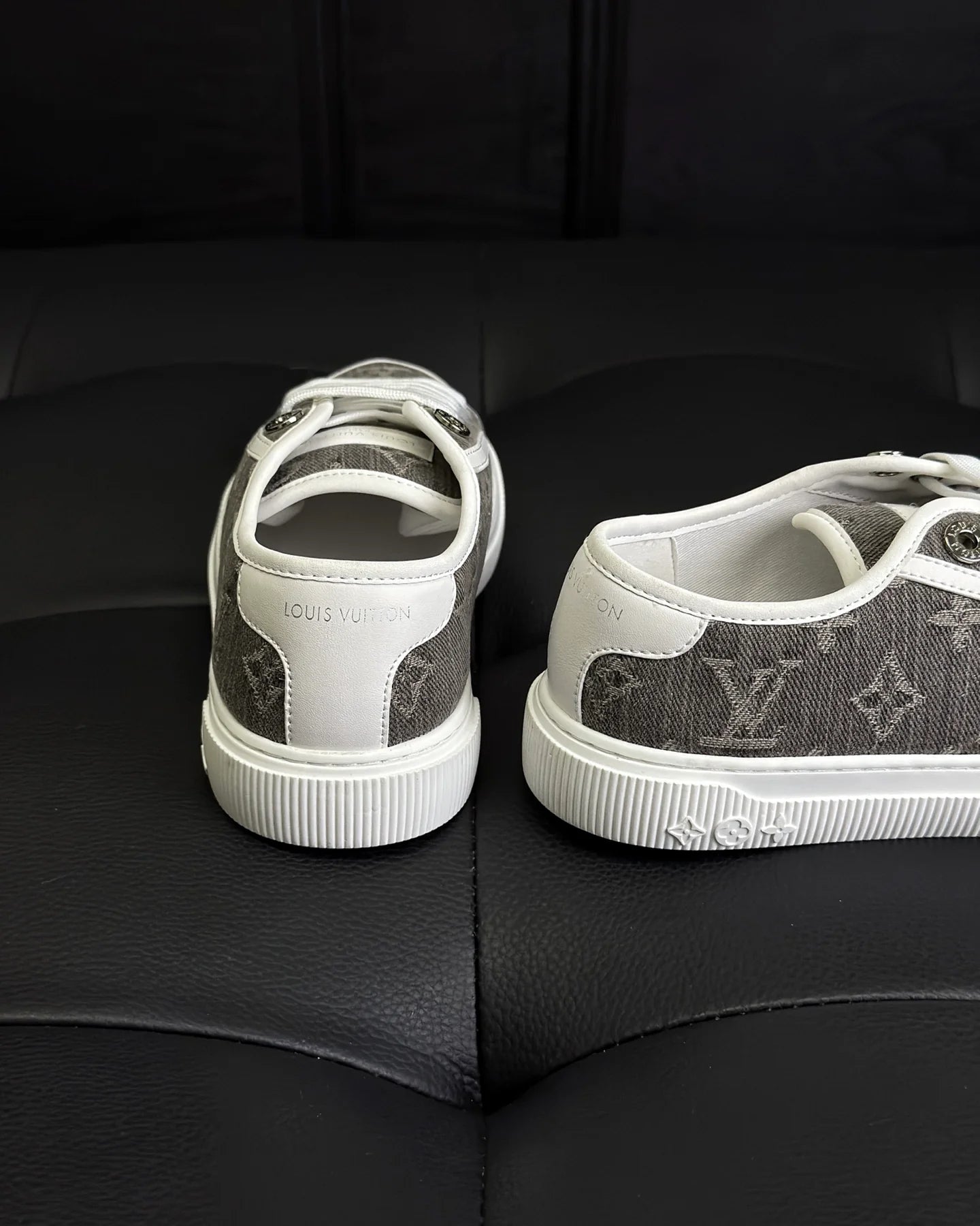 LV SNEAKER