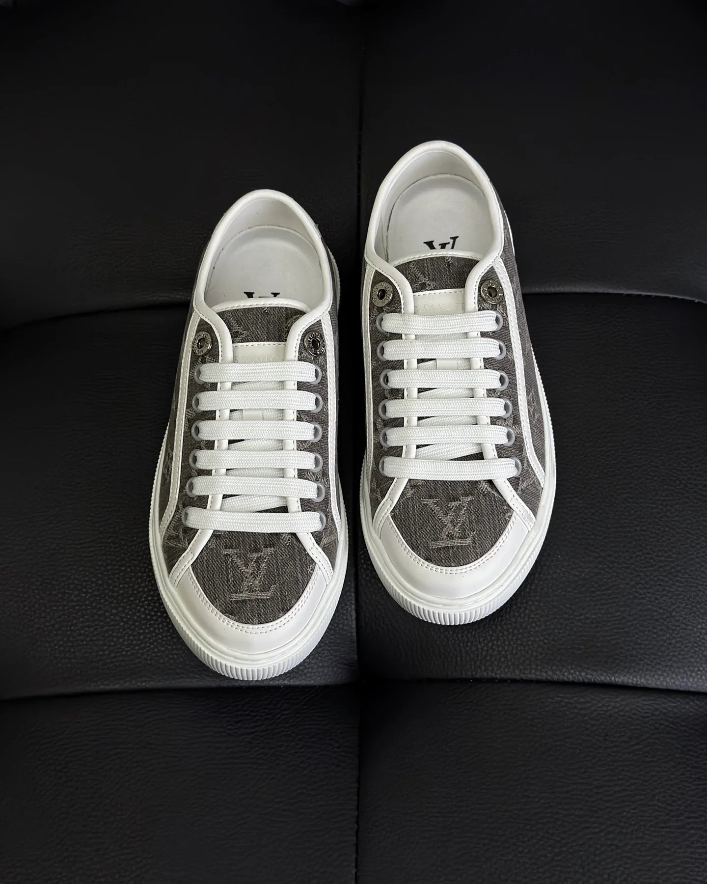 LV SNEAKER
