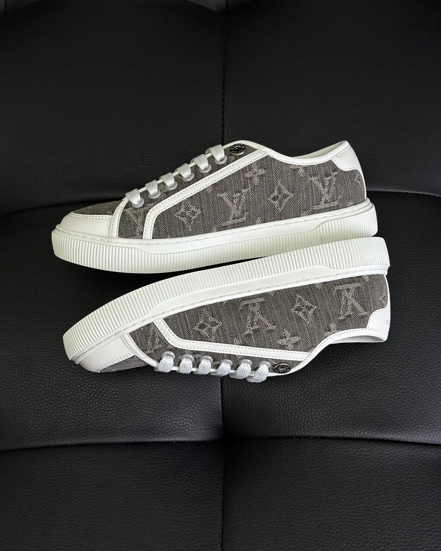 LV SNEAKER