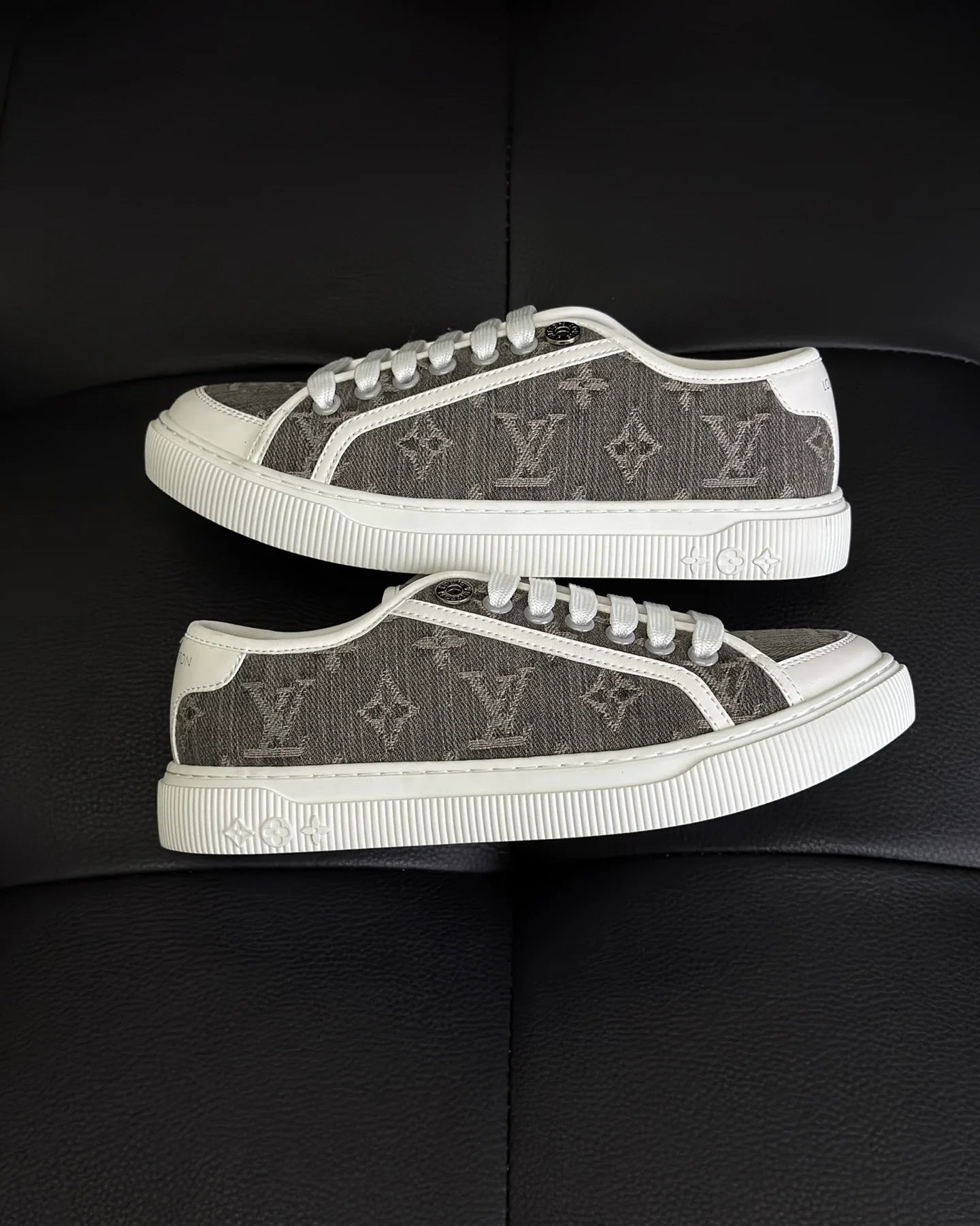 LV SNEAKER