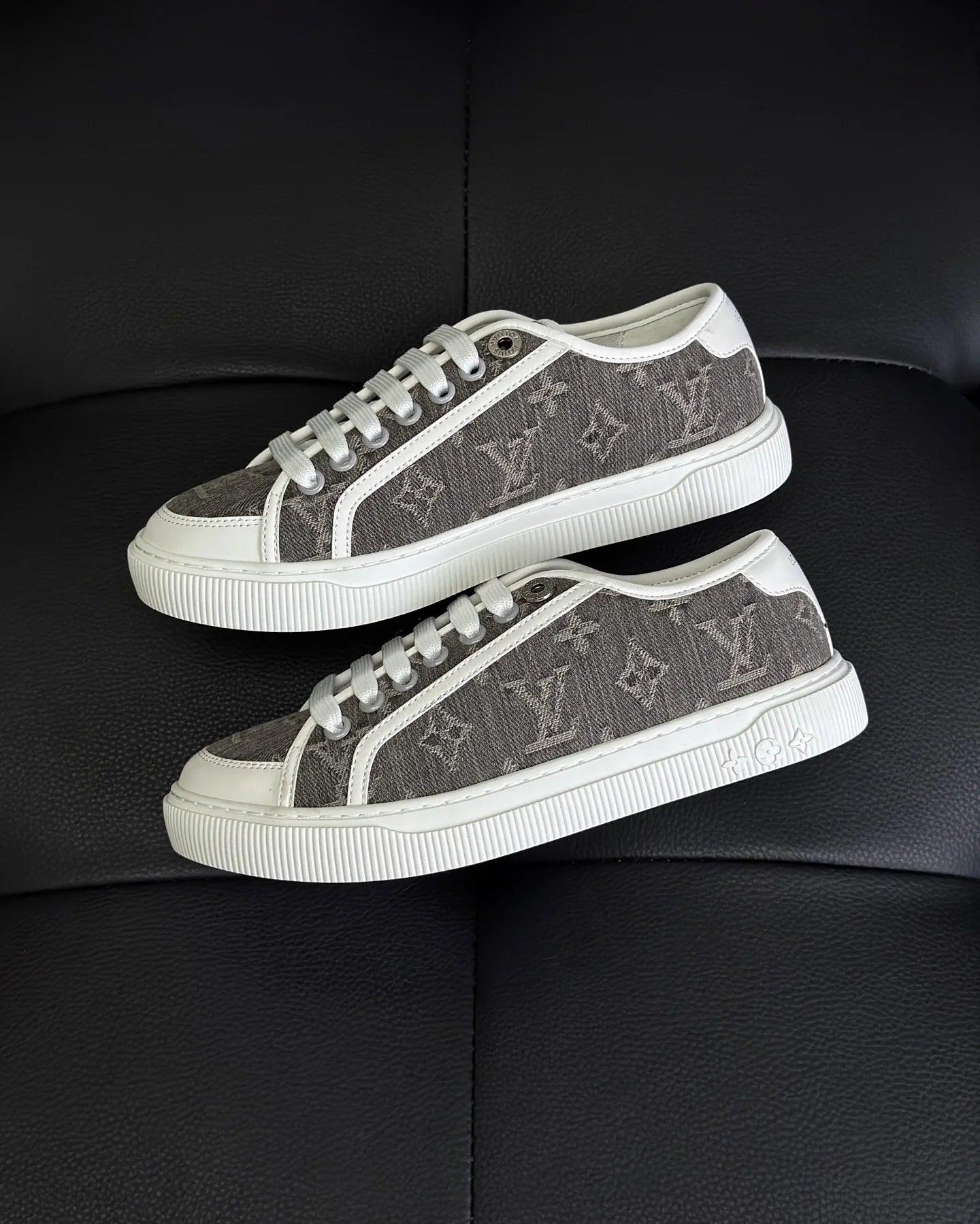 LV SNEAKER