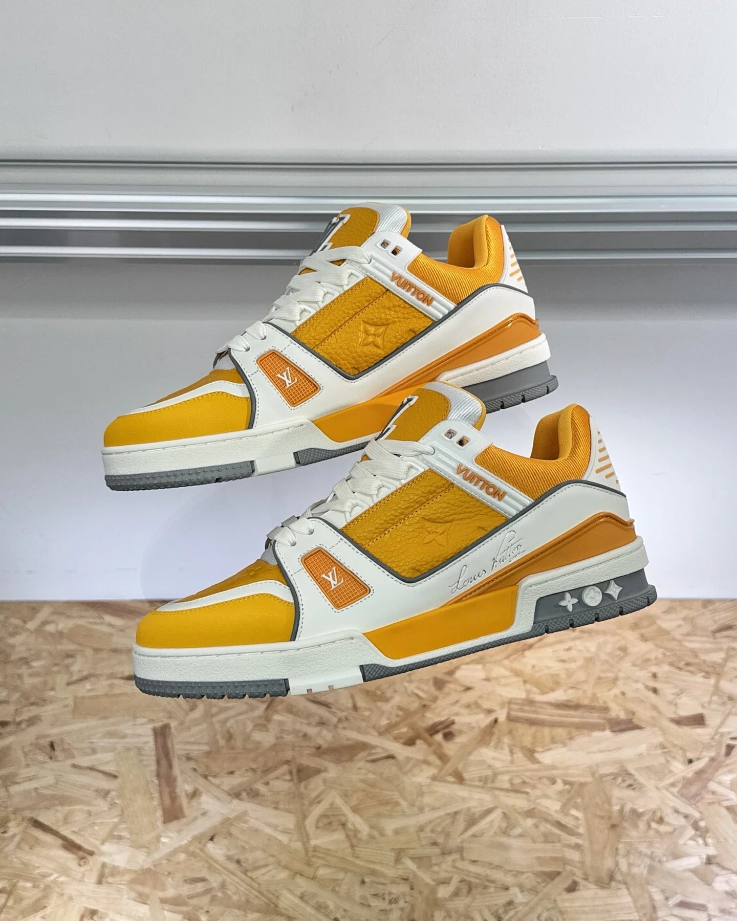LV SNEAKER