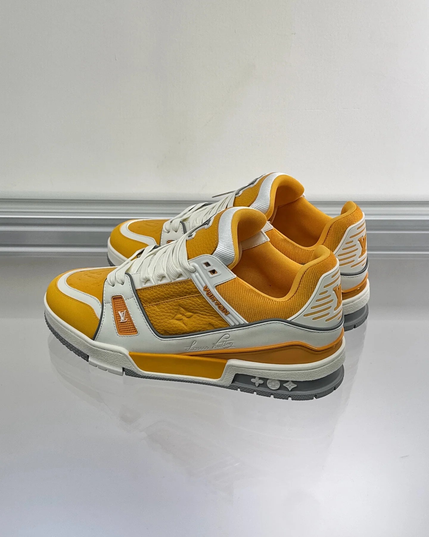 LV SNEAKER