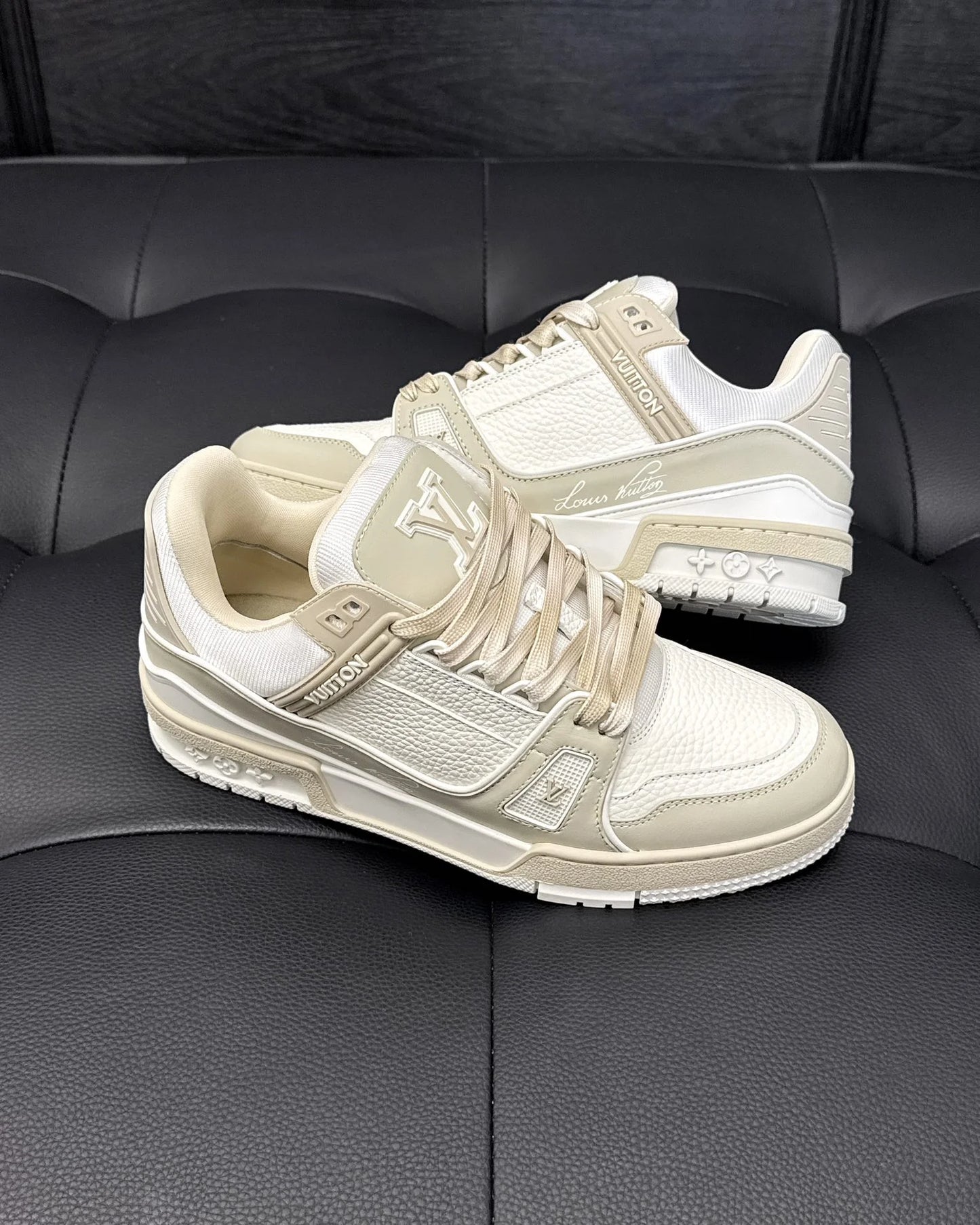 LV SNEAKER