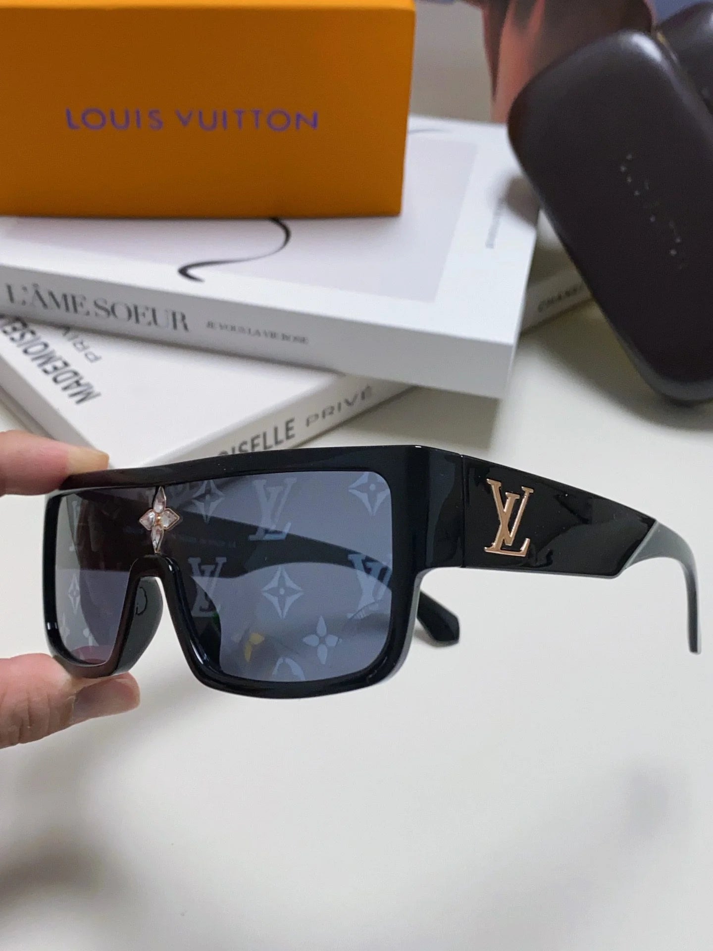 LV SUNGLASSES