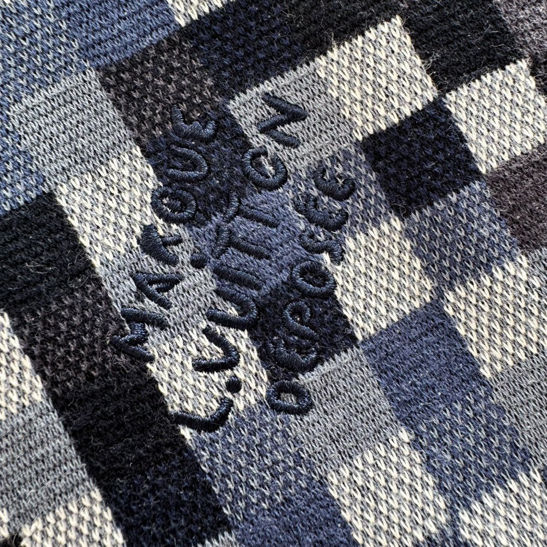 LV SWEATER