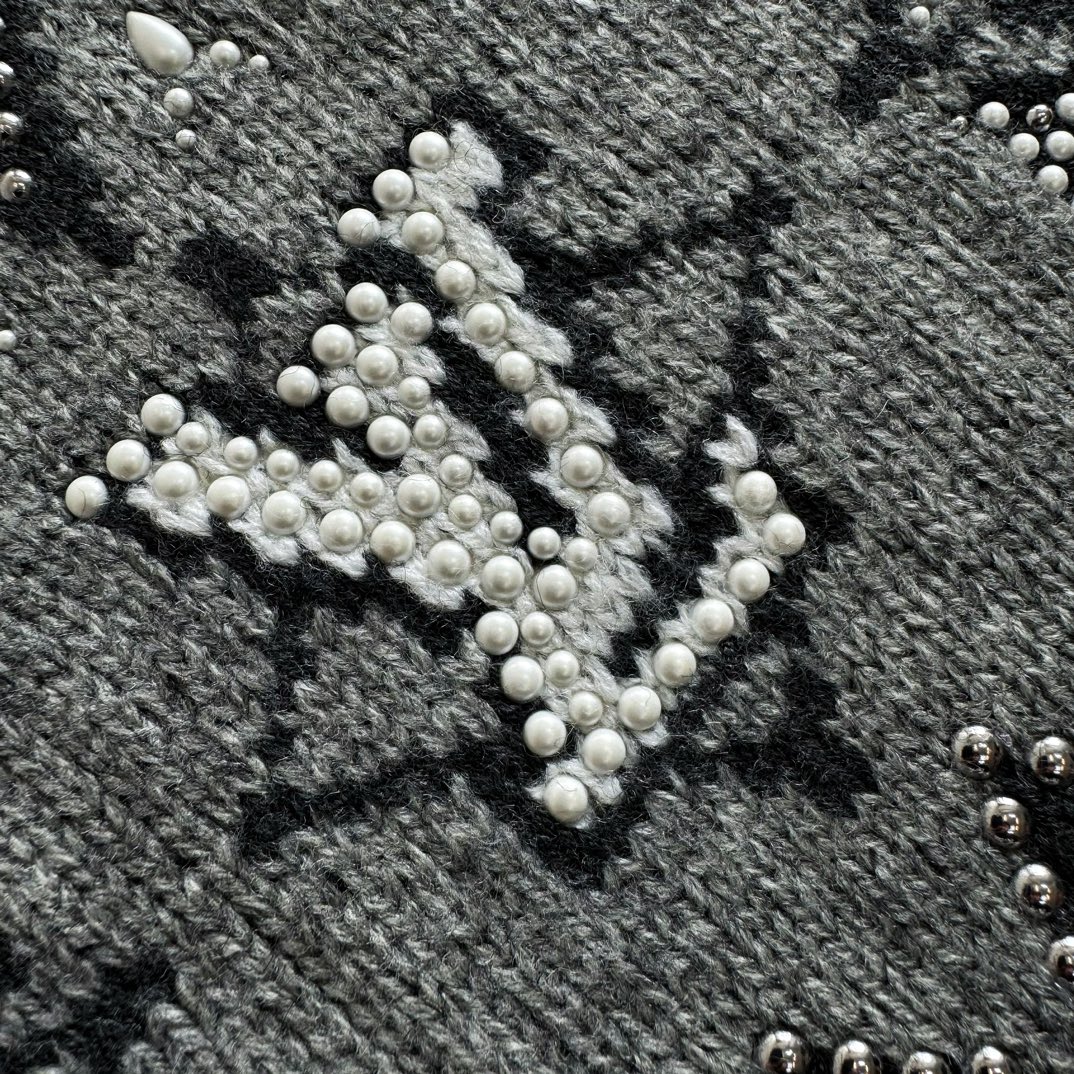 LV SWEATER