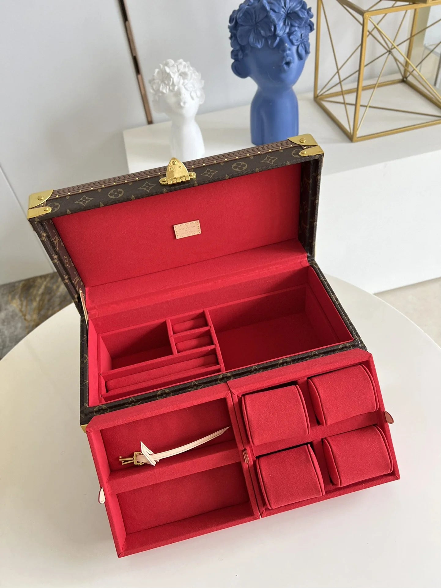 LV WATCHES BOX