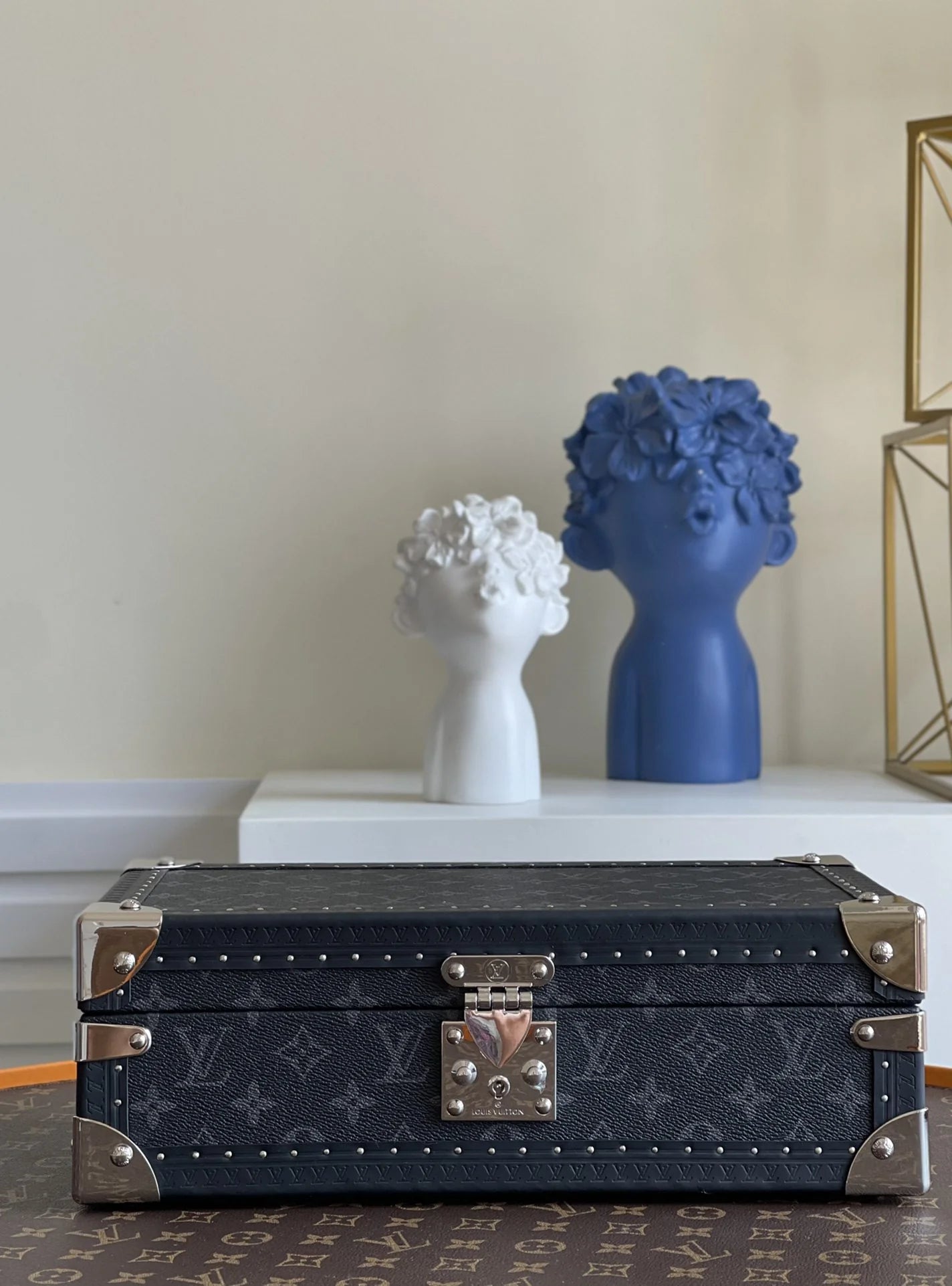 LV WATCHES BOX