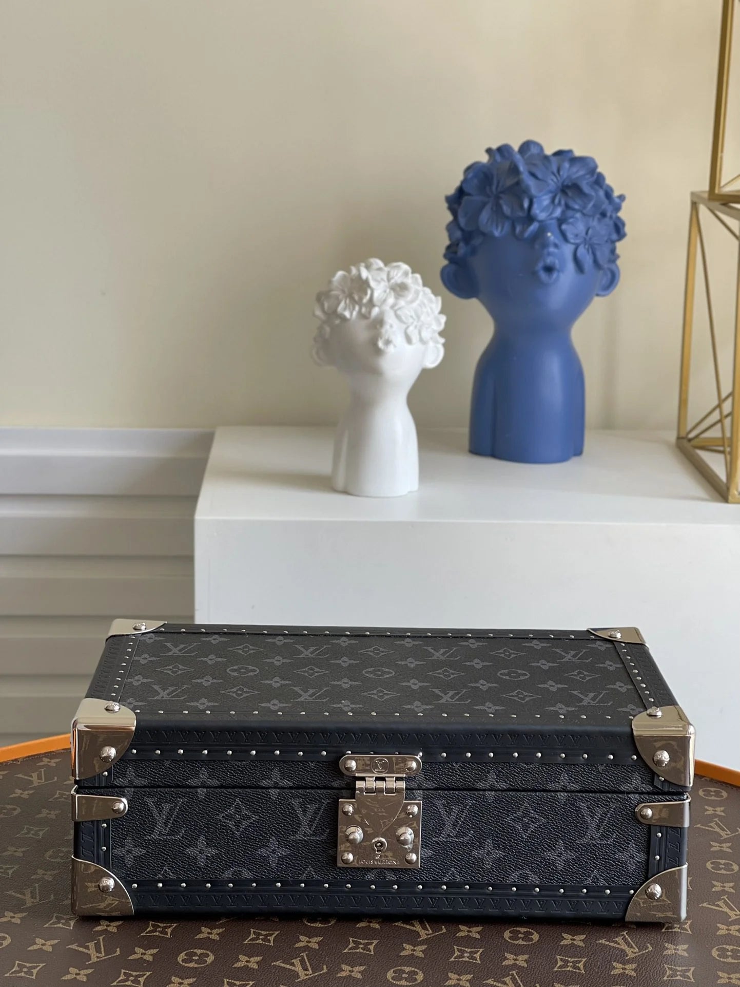 LV WATCHES BOX