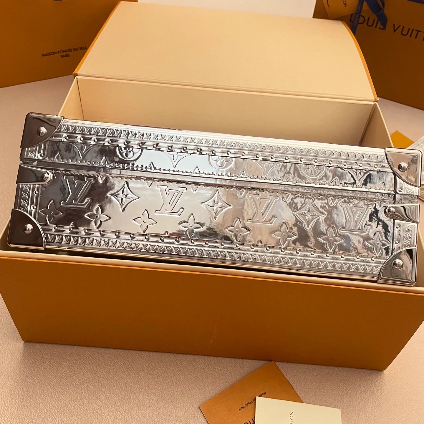 LV WATCHES BOX