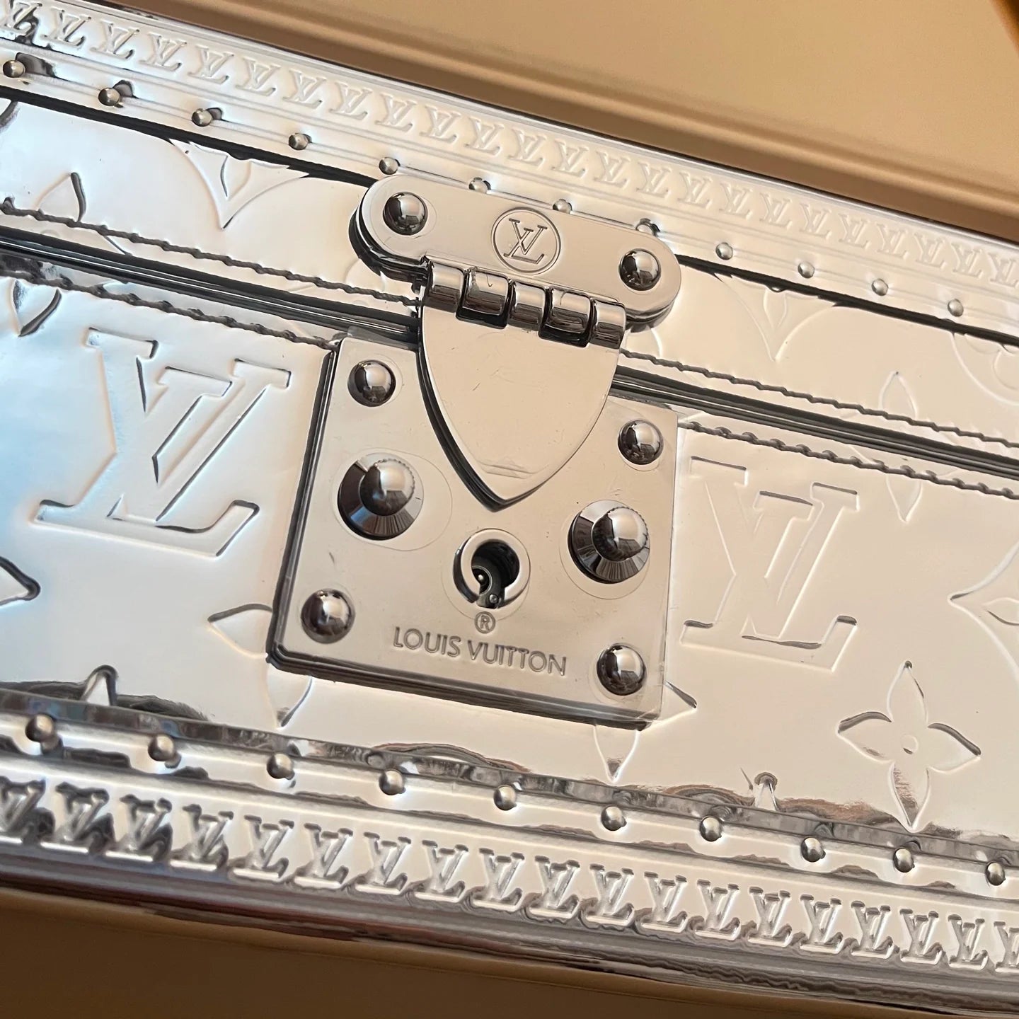 LV WATCHES BOX