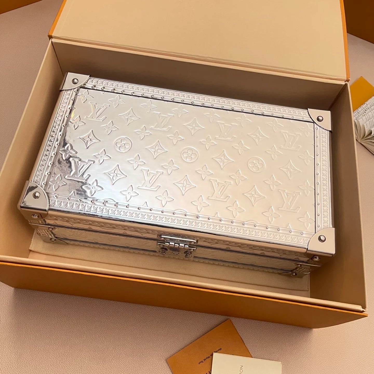 LV WATCHES BOX