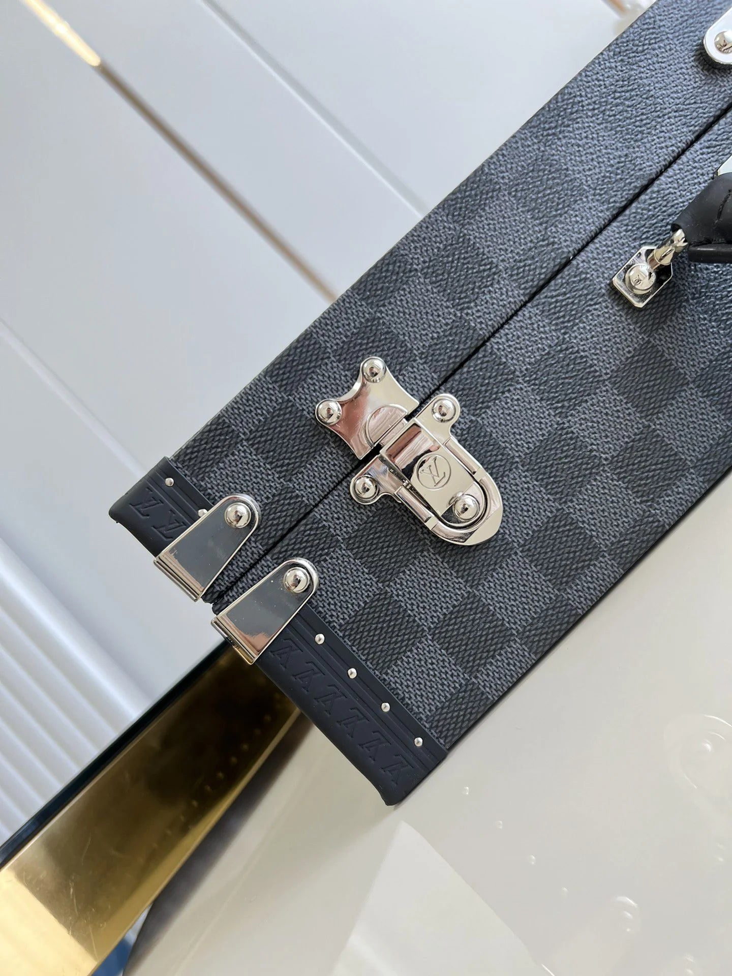 LV WATCHES BOX