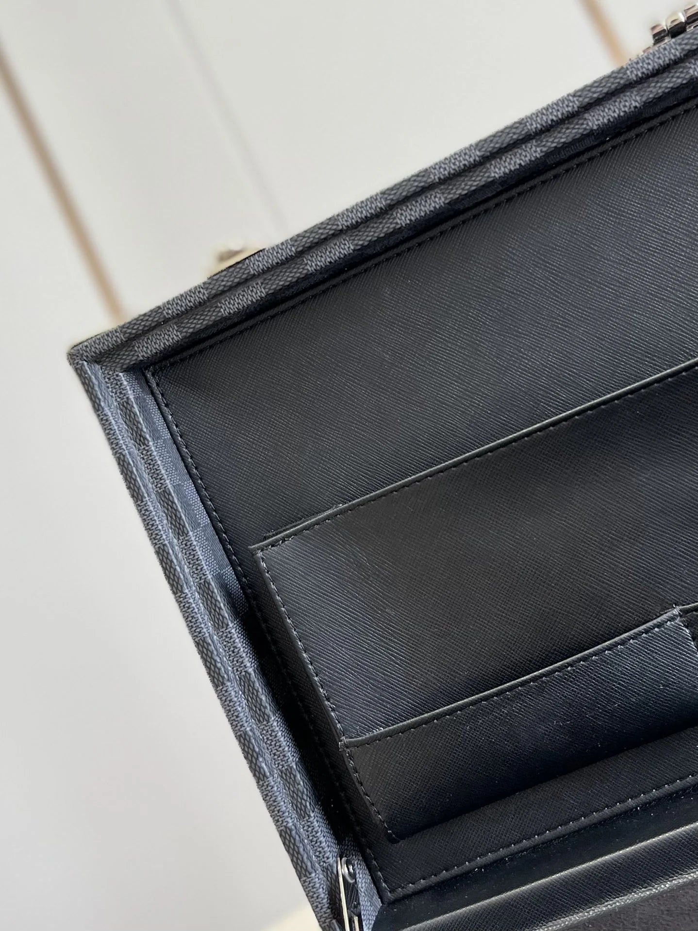 LV WATCHES BOX