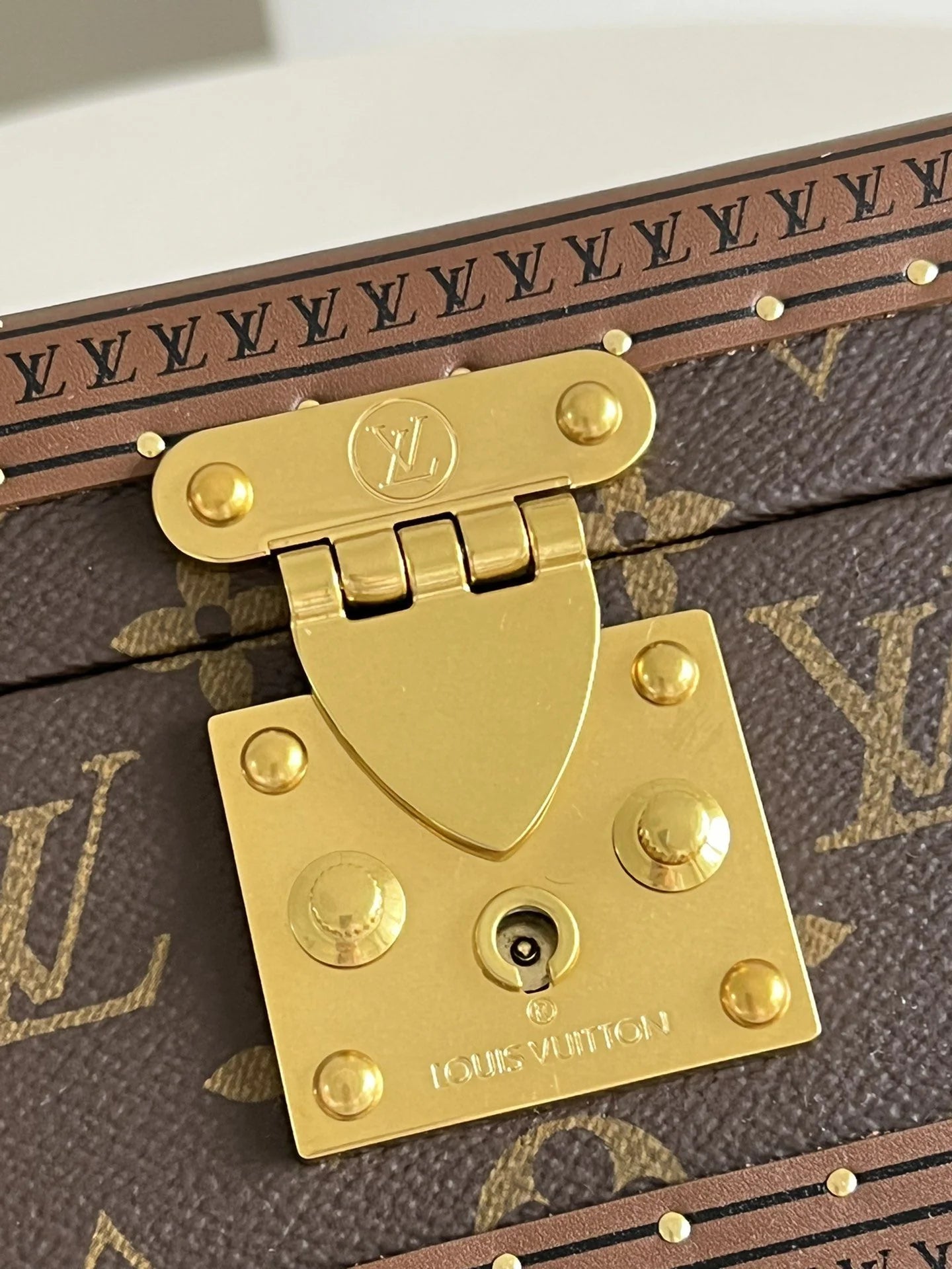LV WATCHES BOX