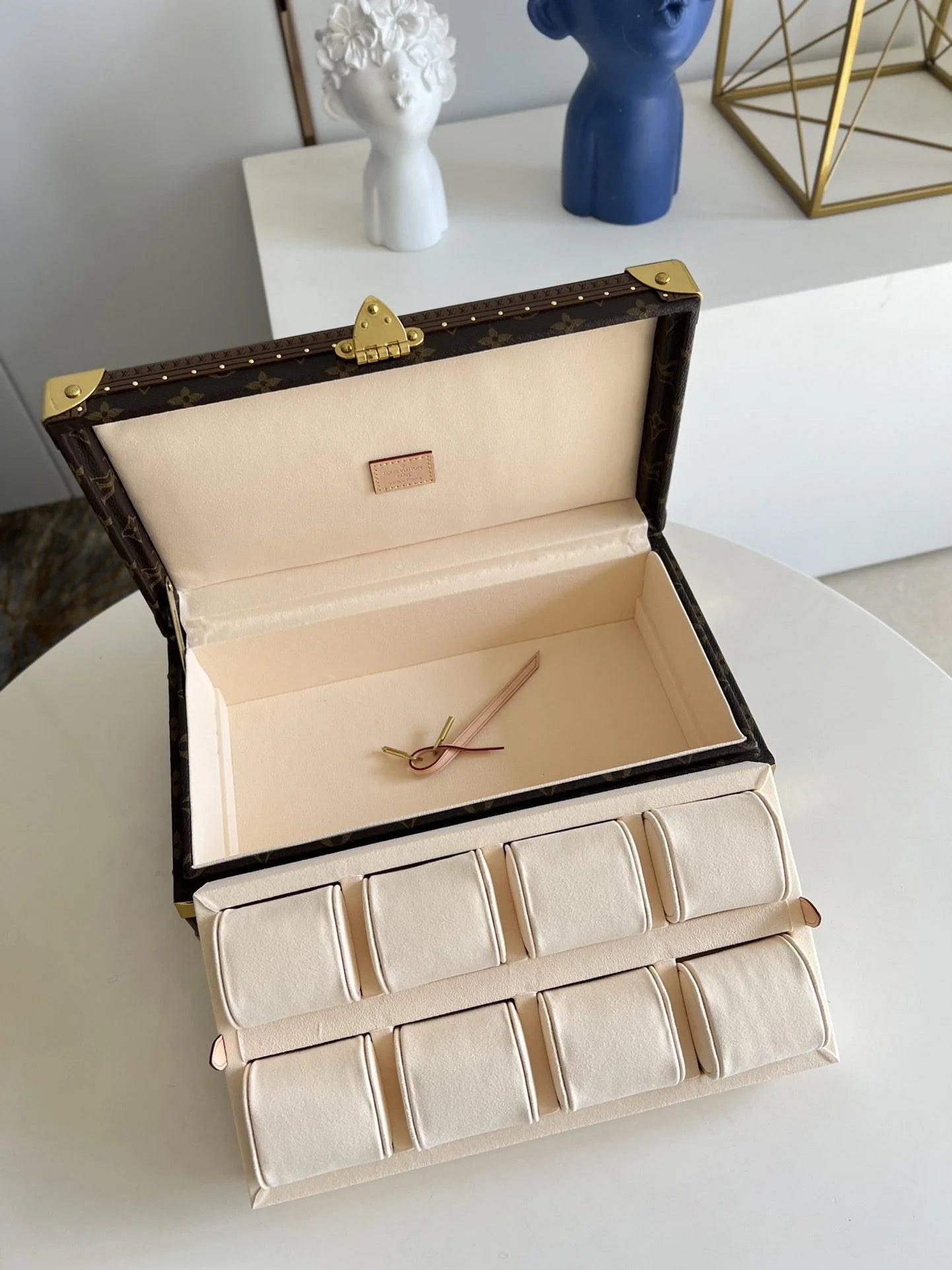 LV WATCHES BOX