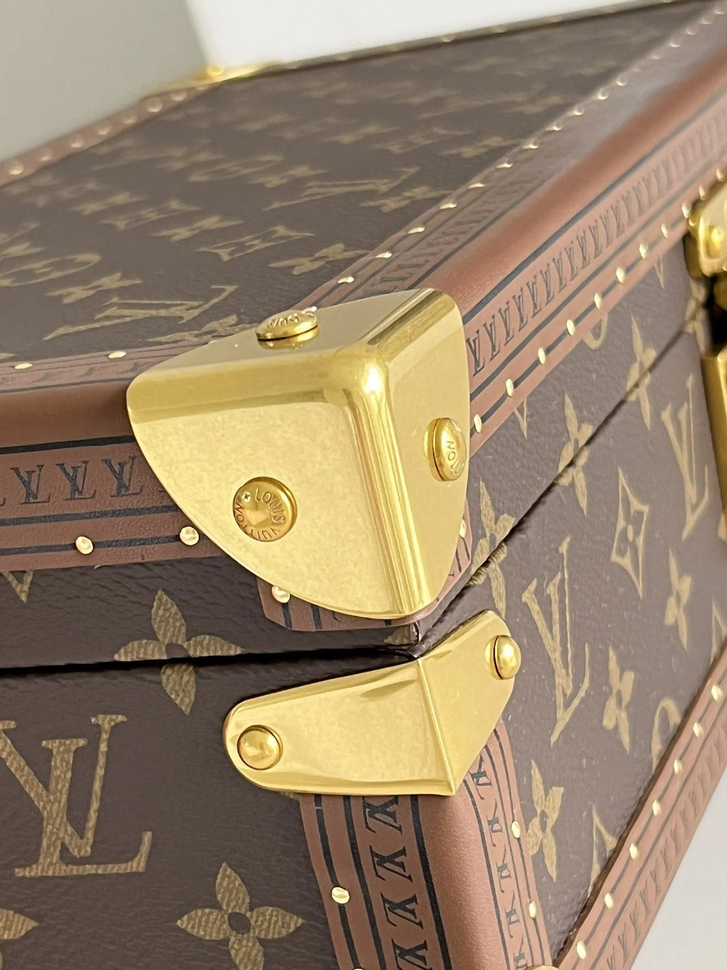 LV WATCHES BOX