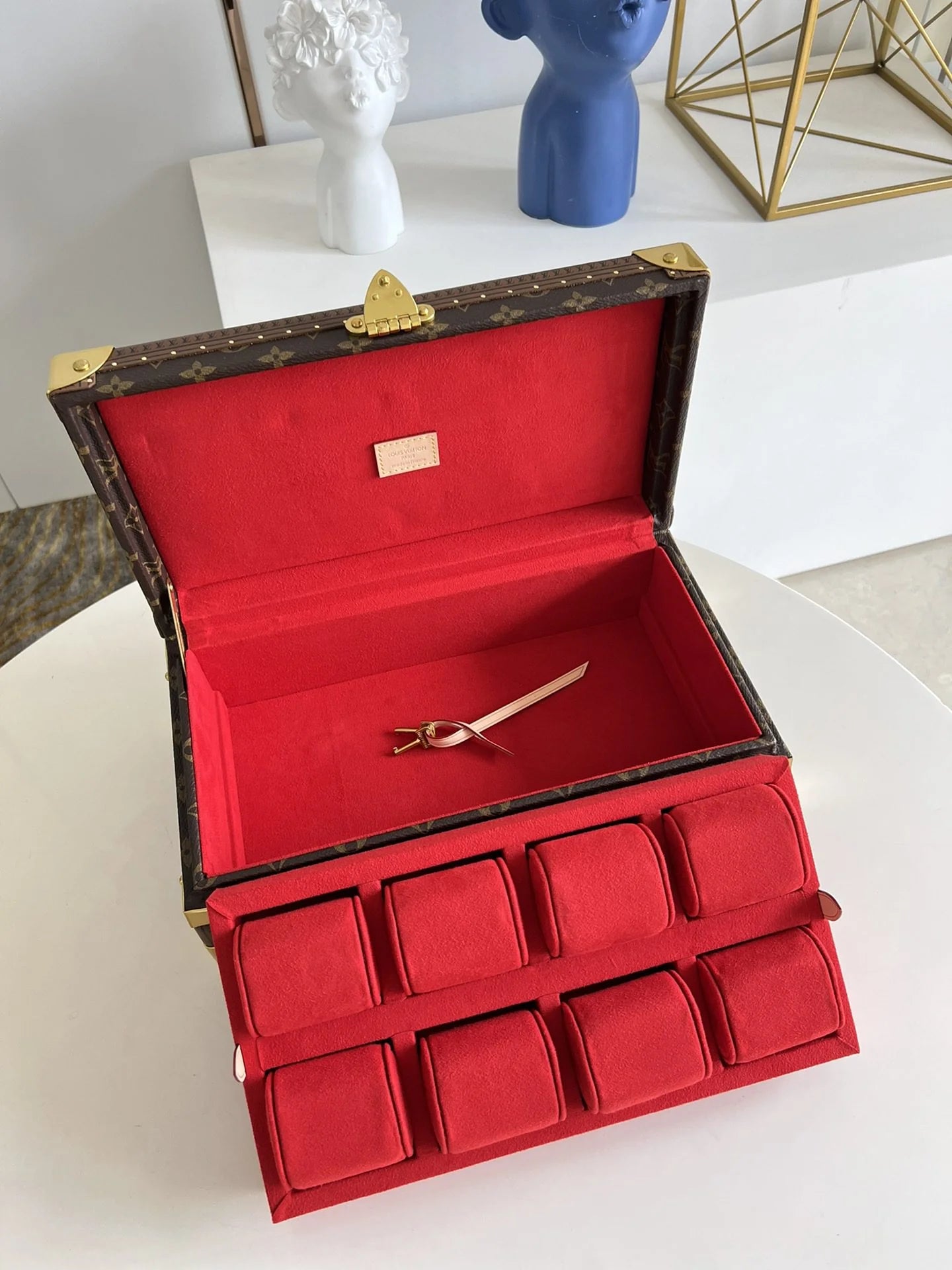 LV WATCHES BOX