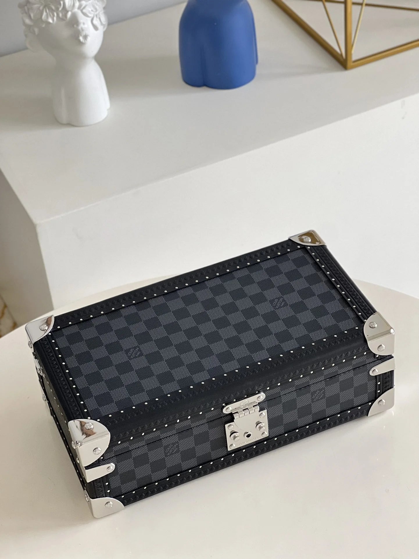 LV WATCHES BOX