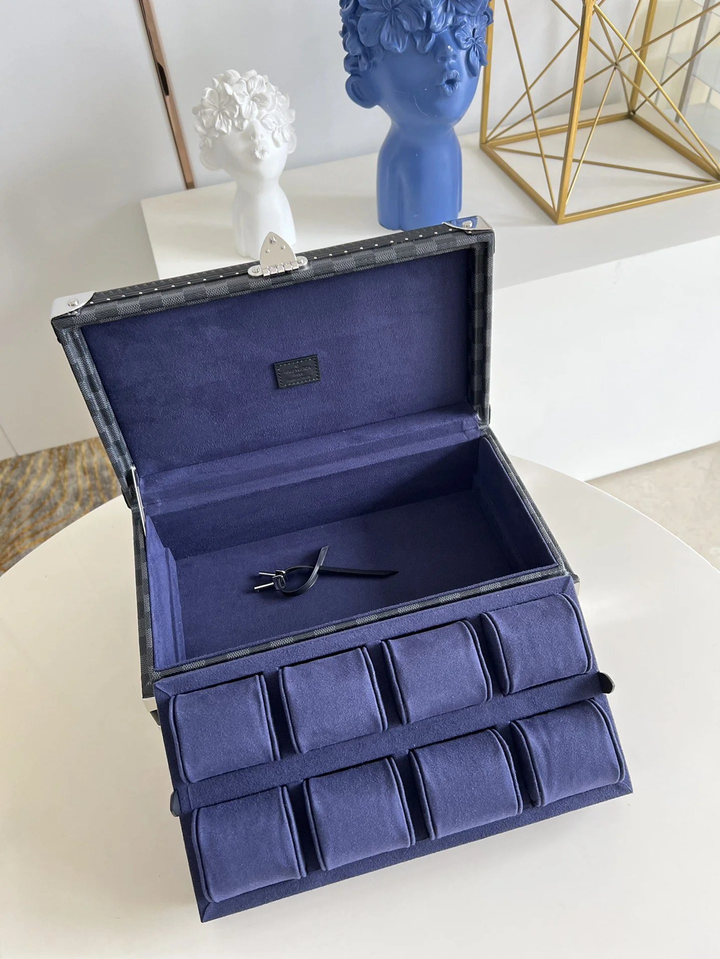 LV WATCHES BOX
