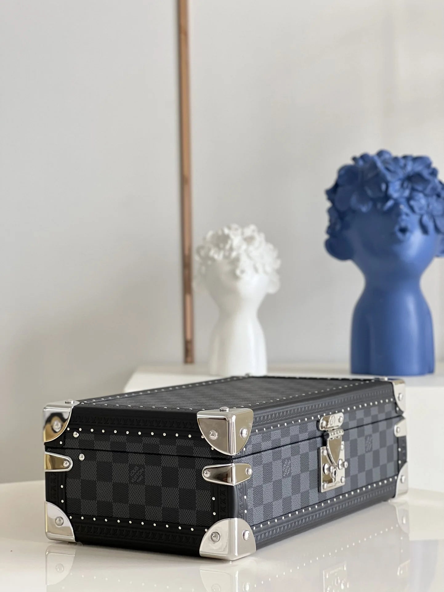 LV WATCHES BOX