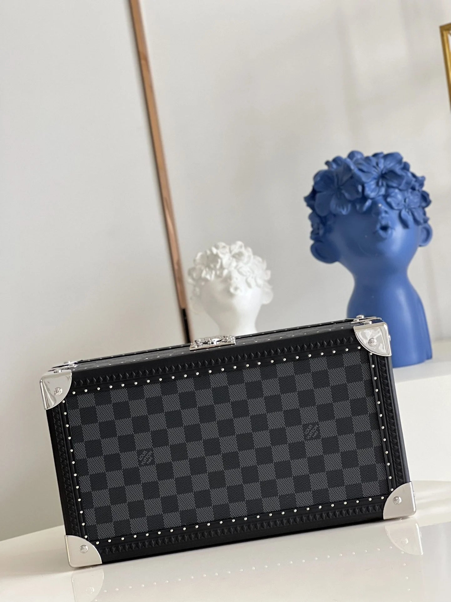LV WATCHES BOX
