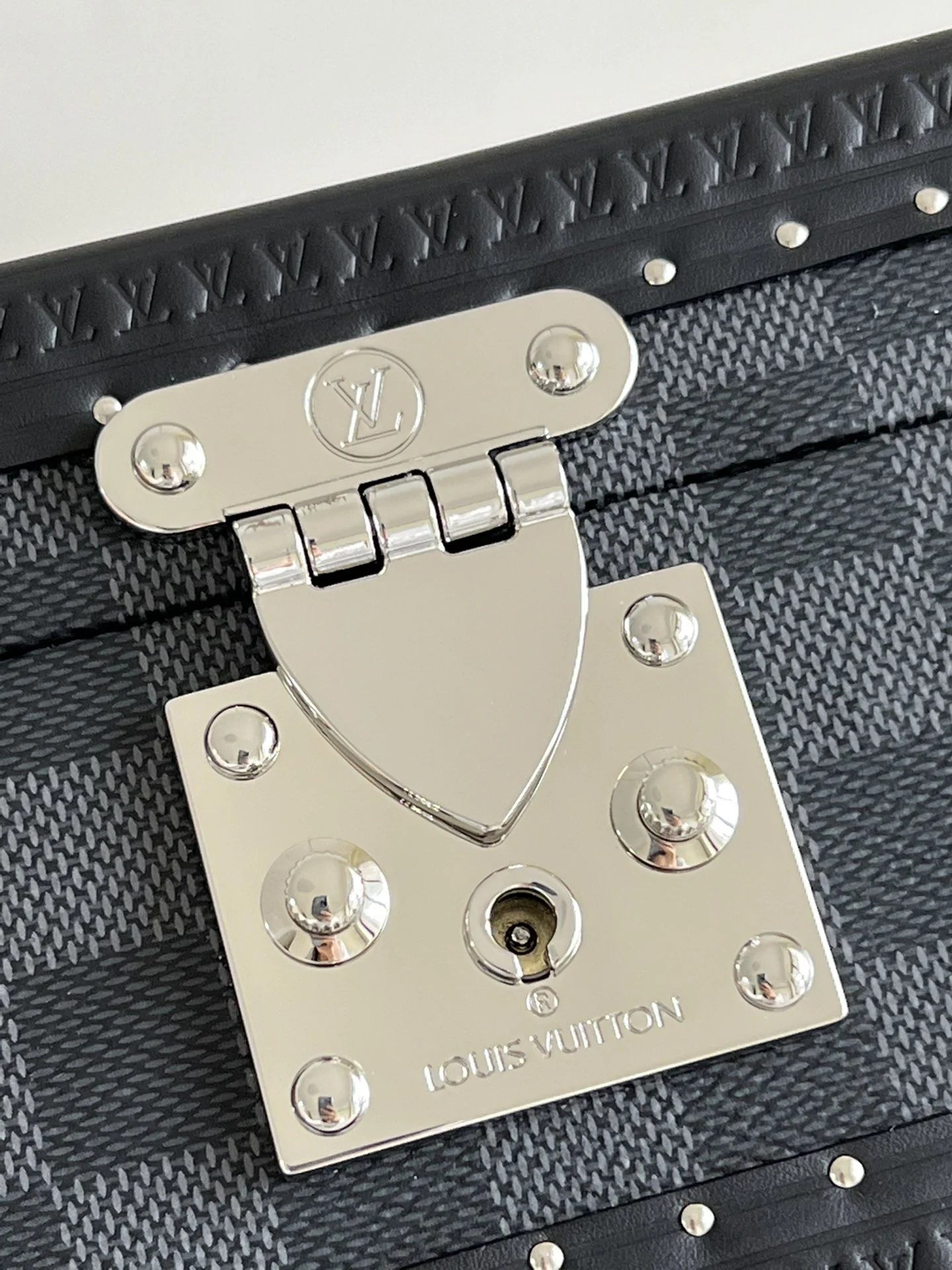 LV WATCHES BOX