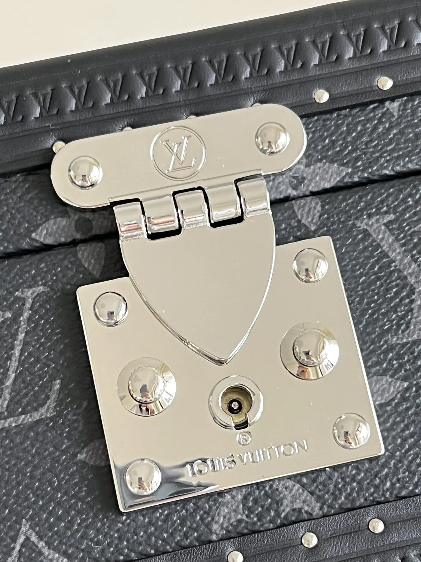 LV WATCHES BOX