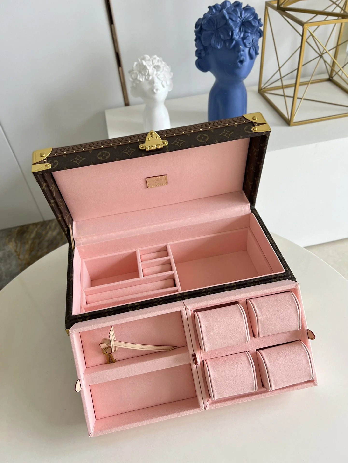 LV WATCHES BOX