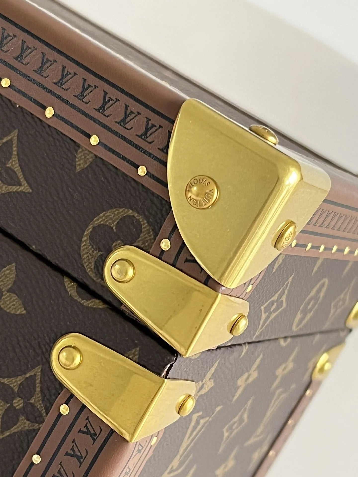 LV WATCHES BOX