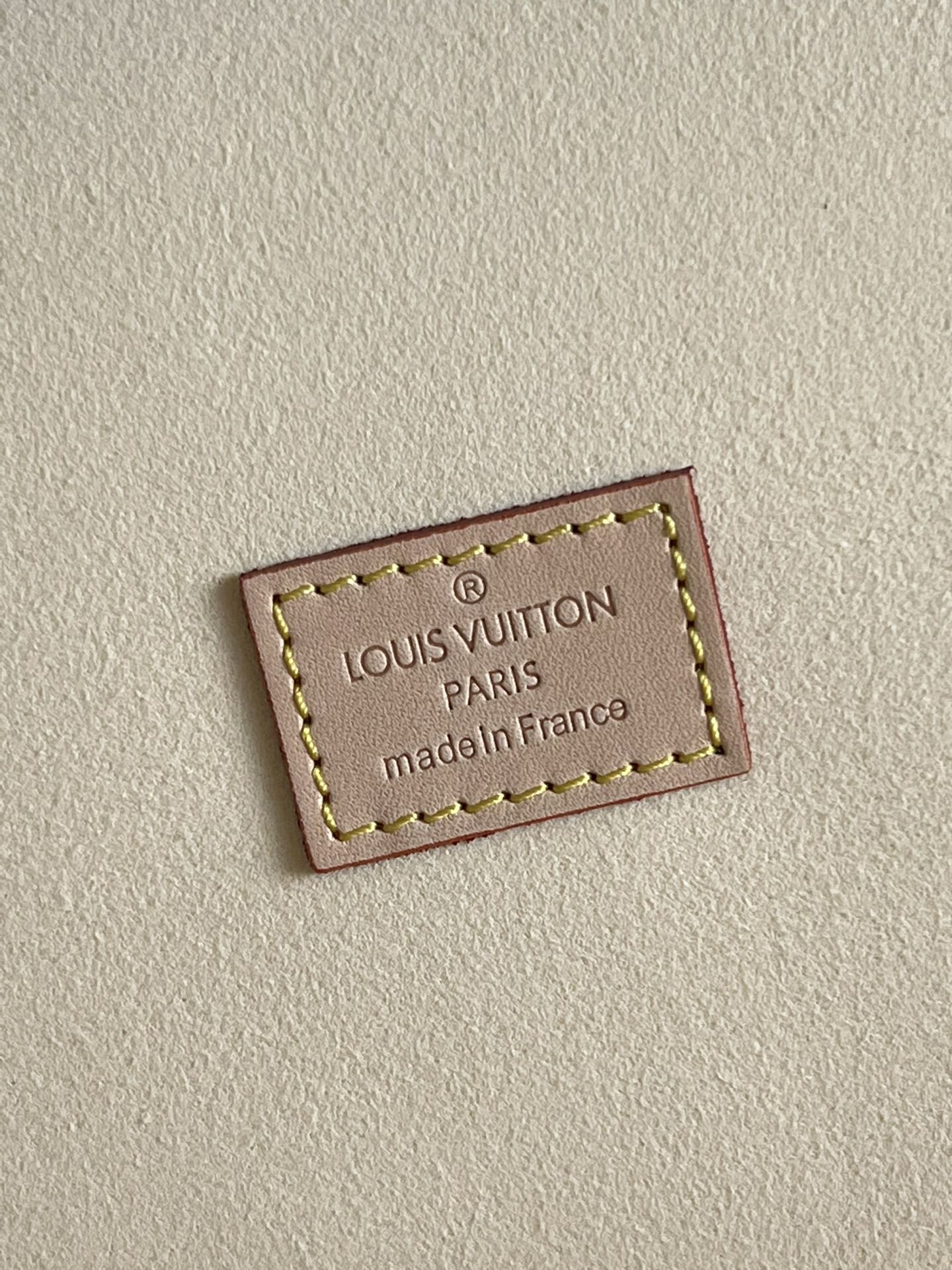 LV WATCHES BOX