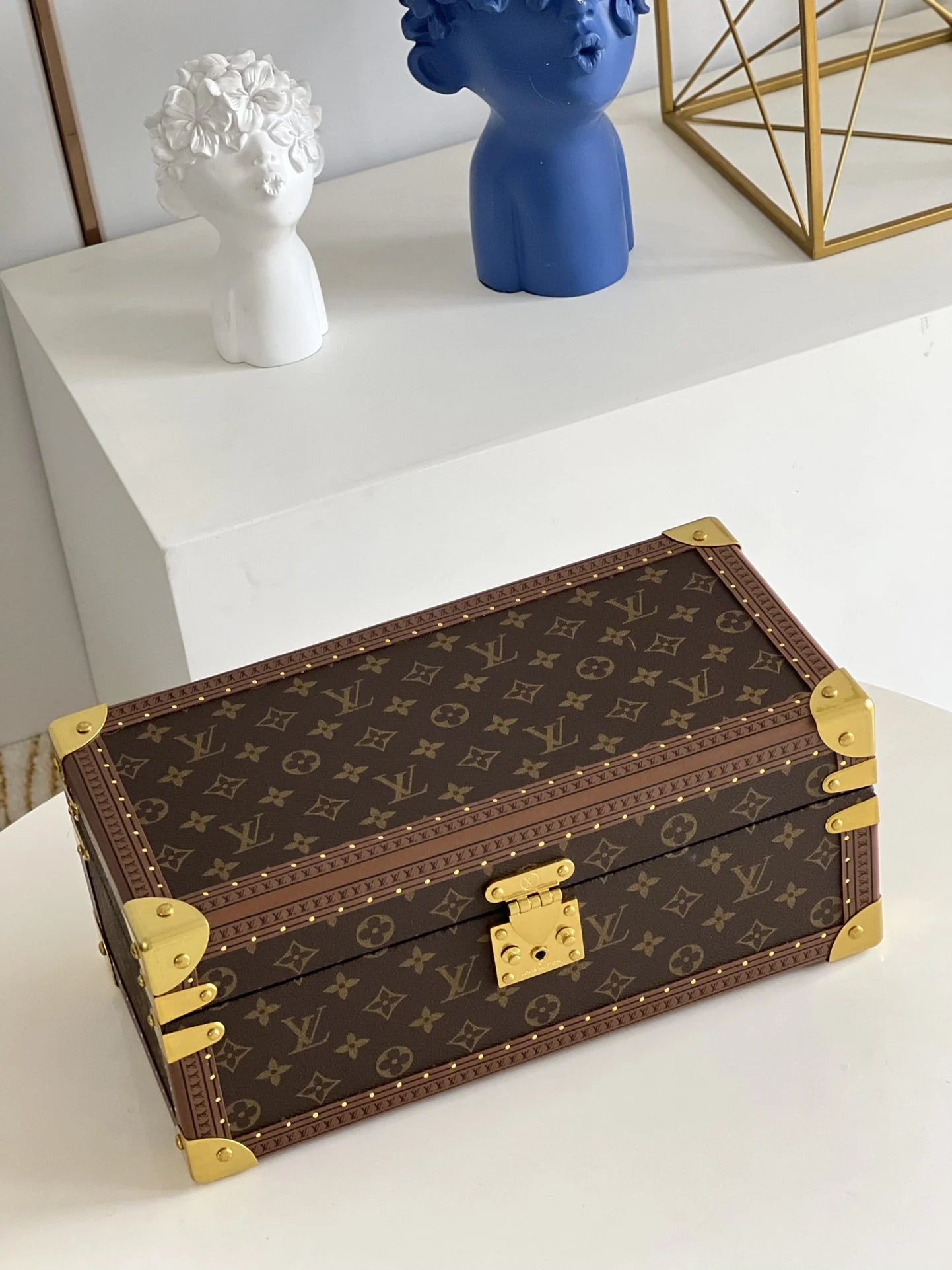 LV WATCHES BOX