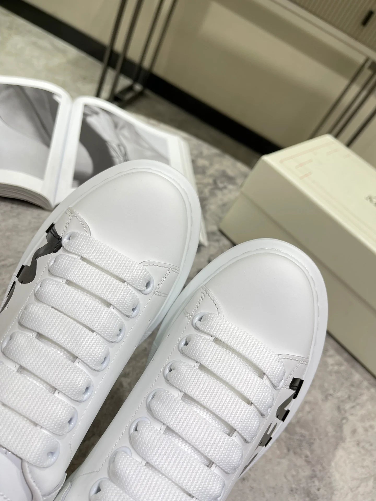 MCQUEEN SNEAKER