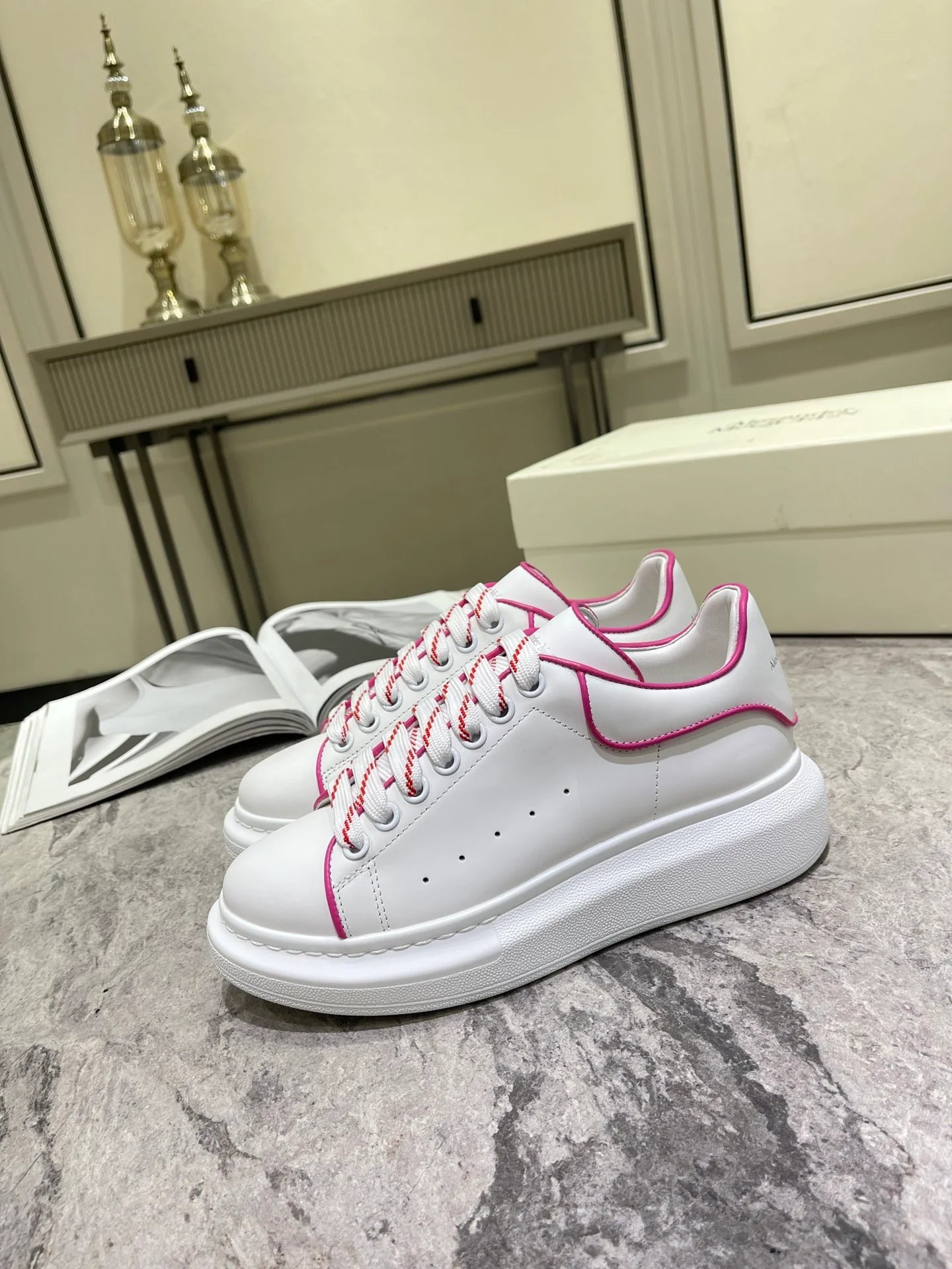 MCQUEEN SNEAKER