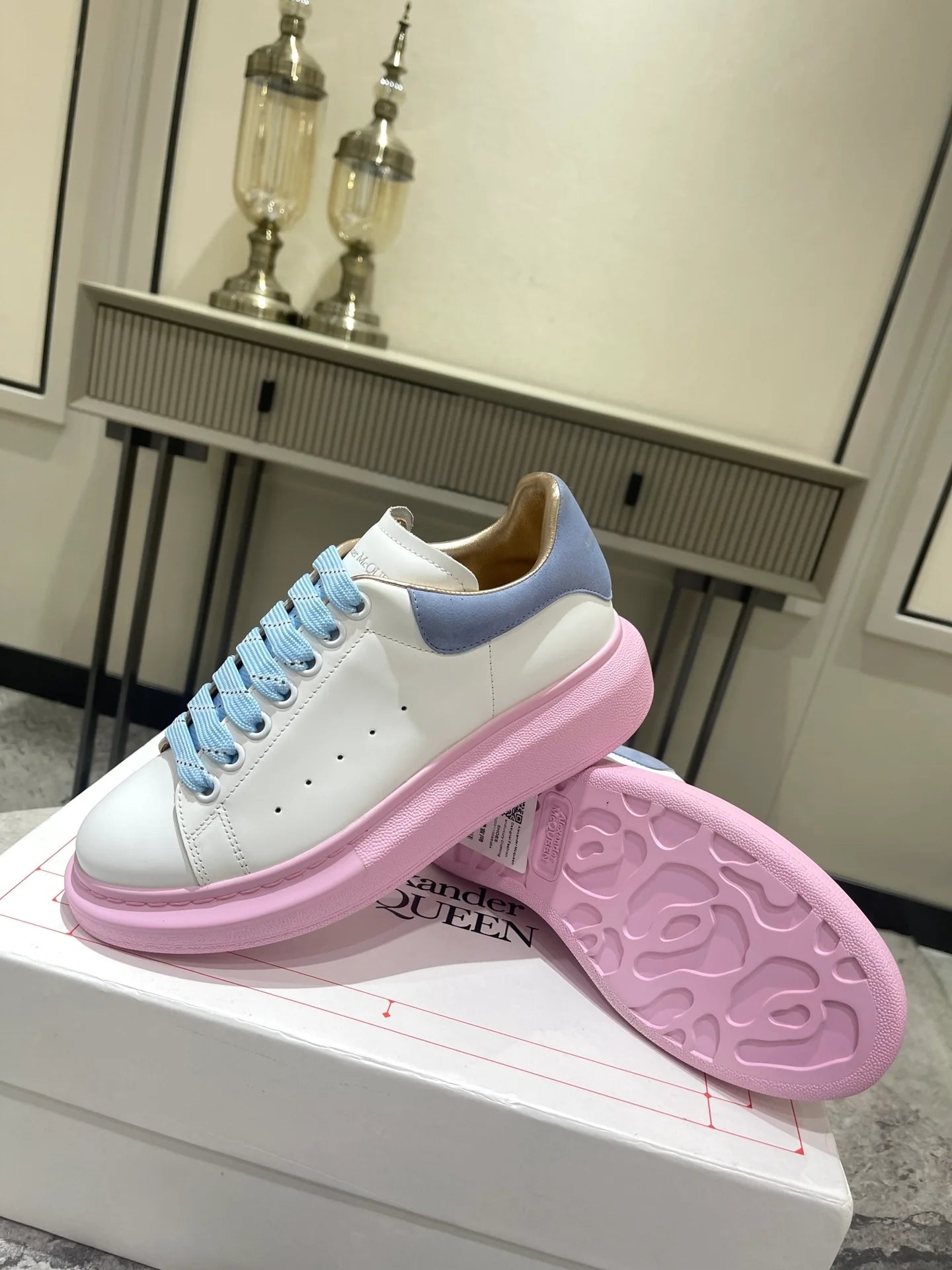 MCQUEEN SNEAKER