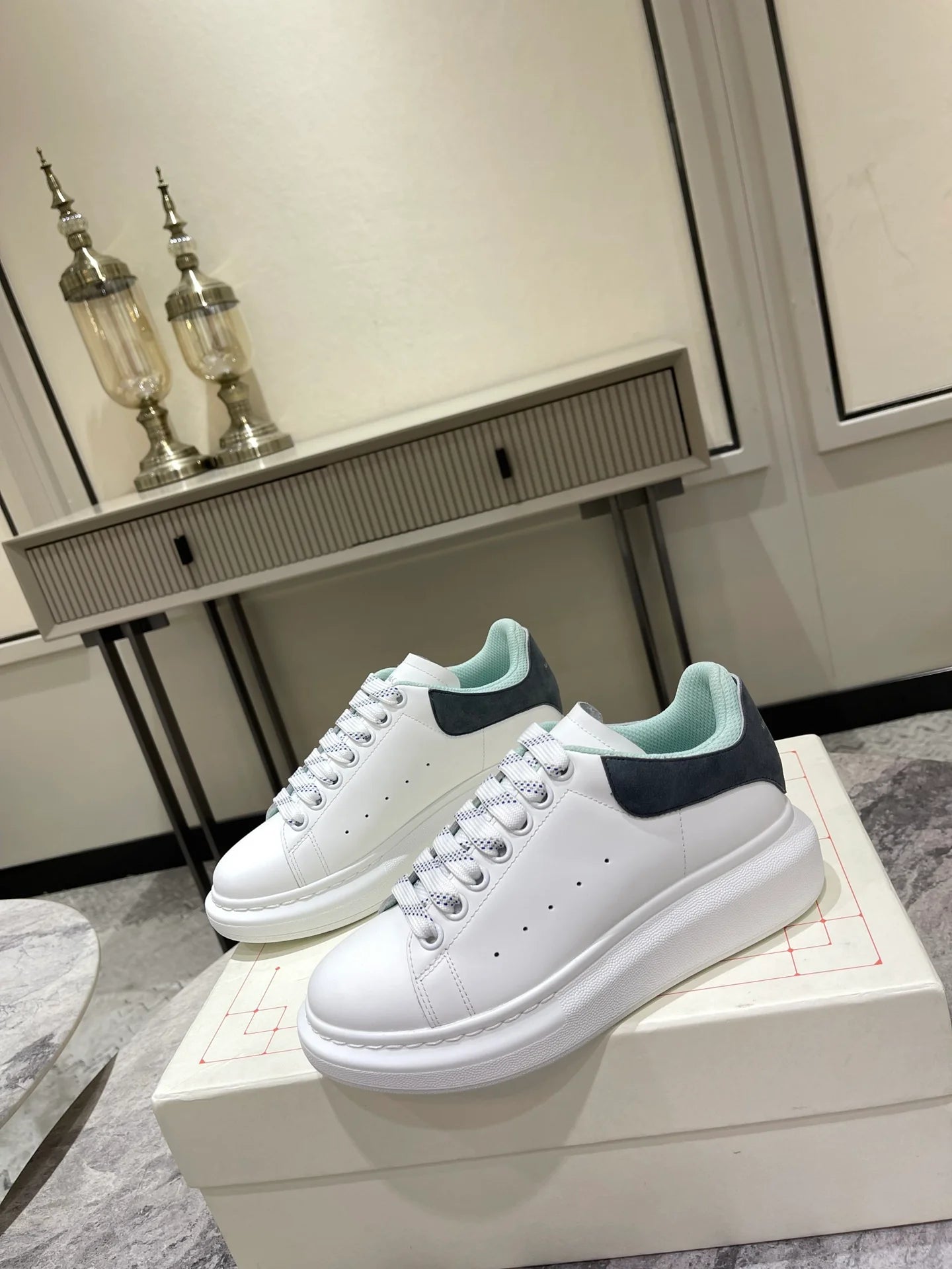 MCQUEEN SNEAKER