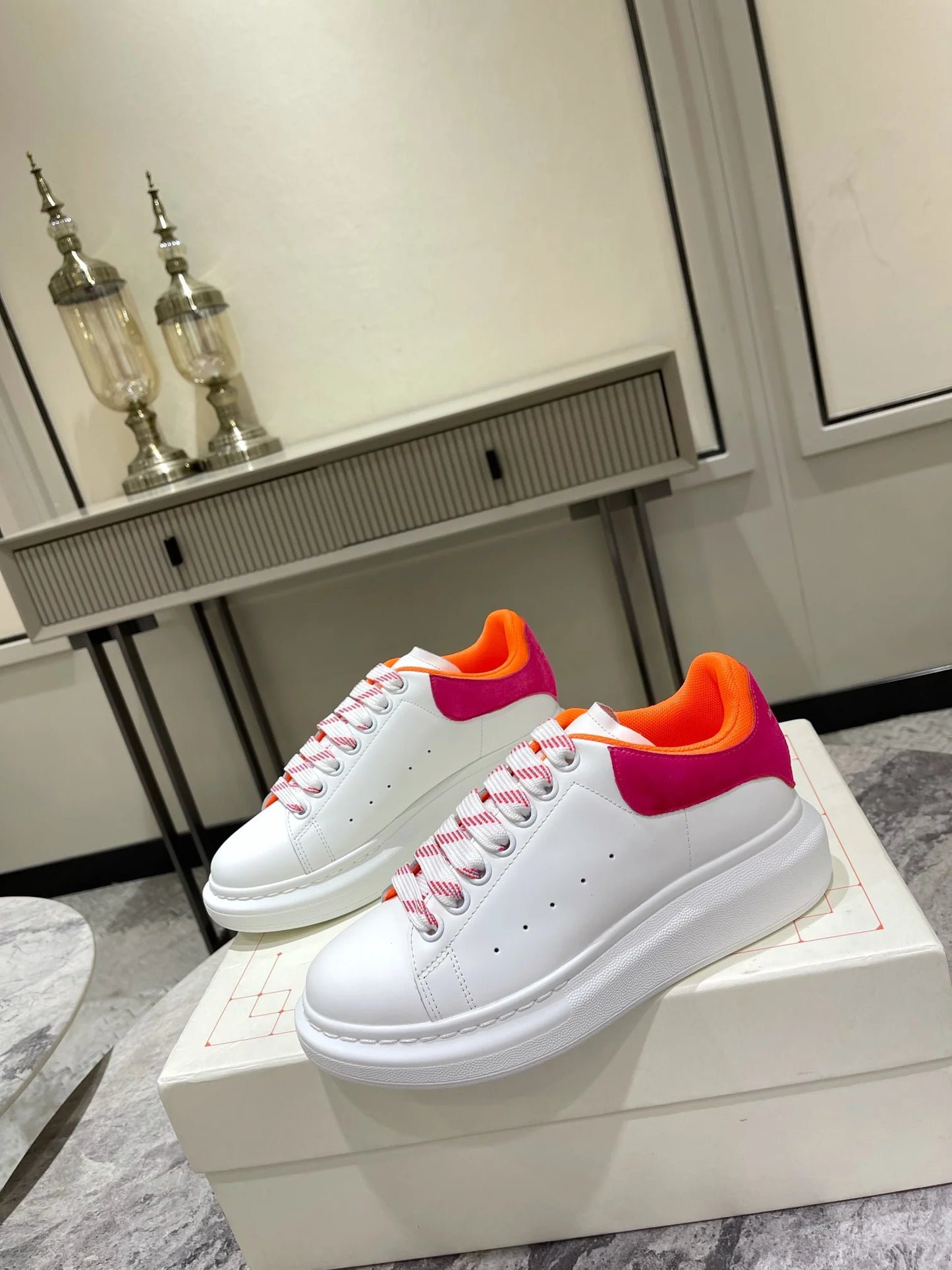 McQUEEN SNEAKER