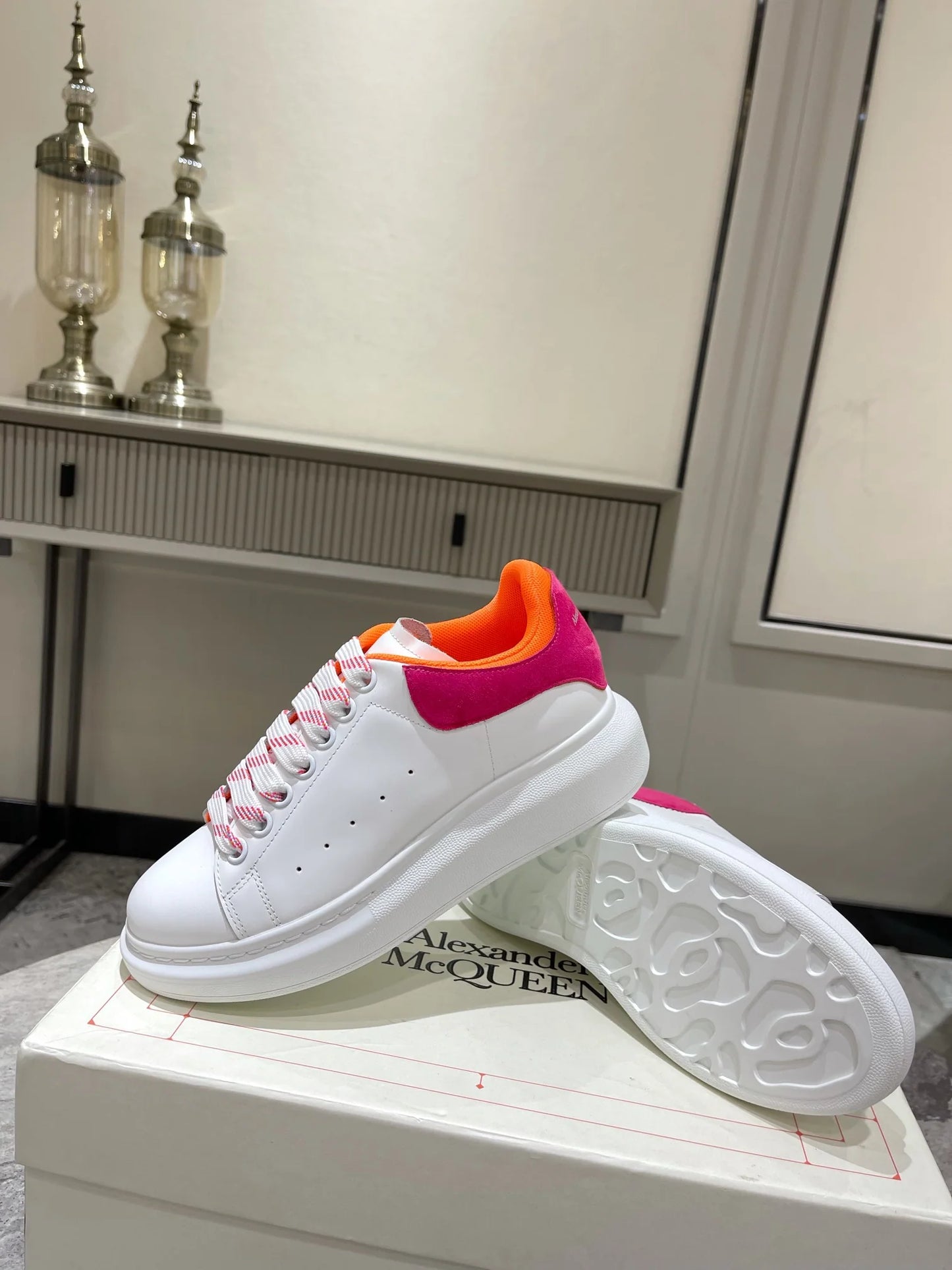 McQUEEN SNEAKER
