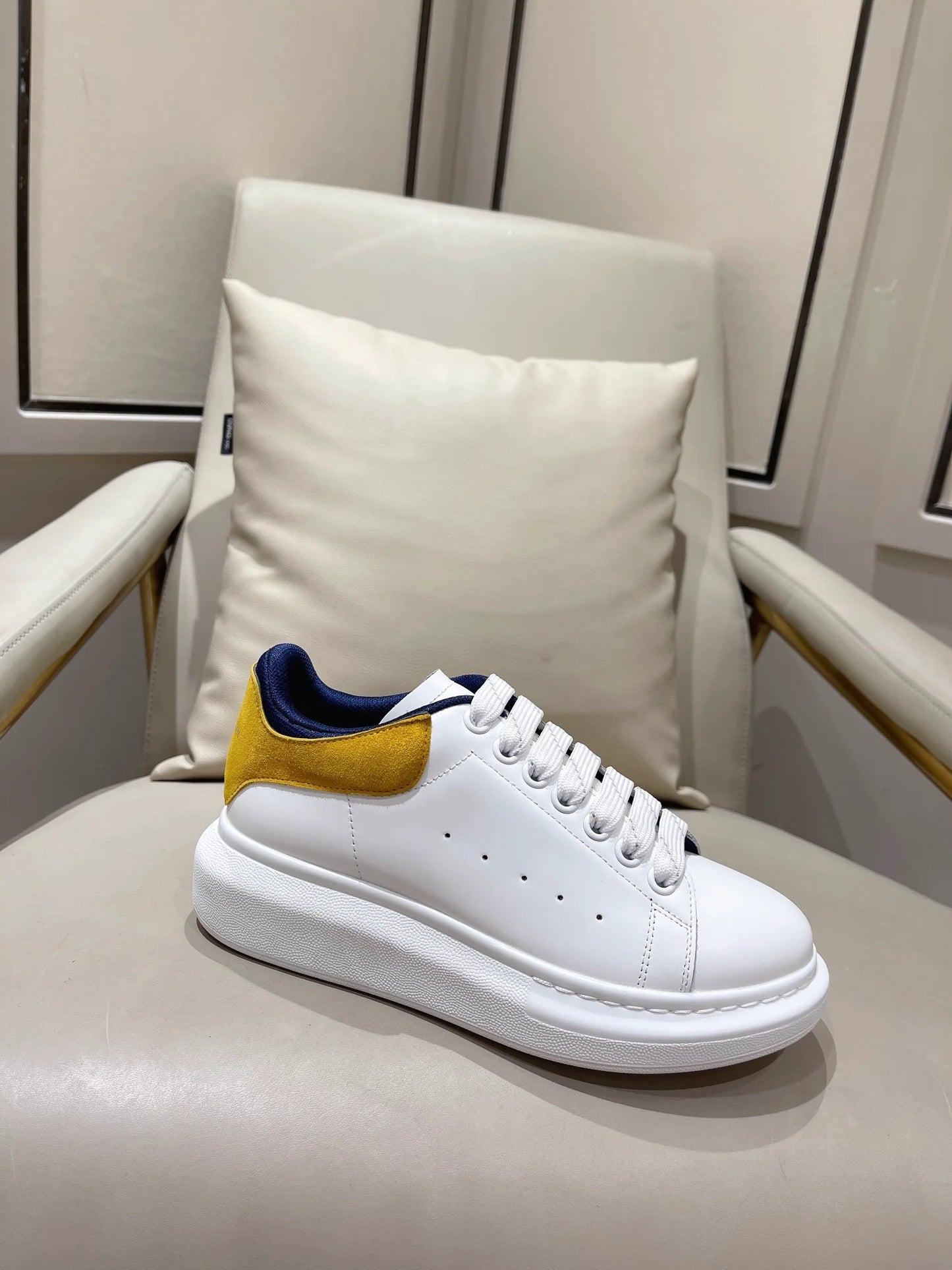 McQUEEN SNEAKER