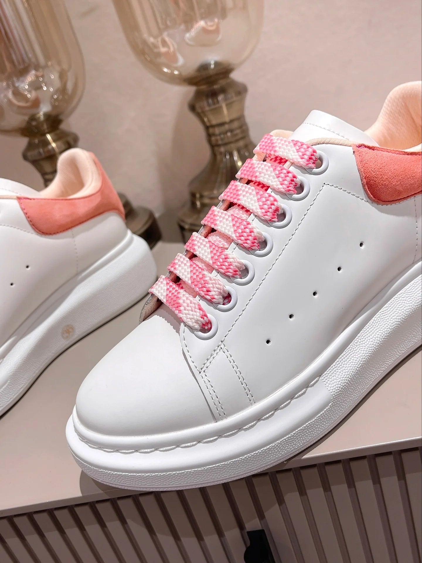 McQUEEN SNEAKER