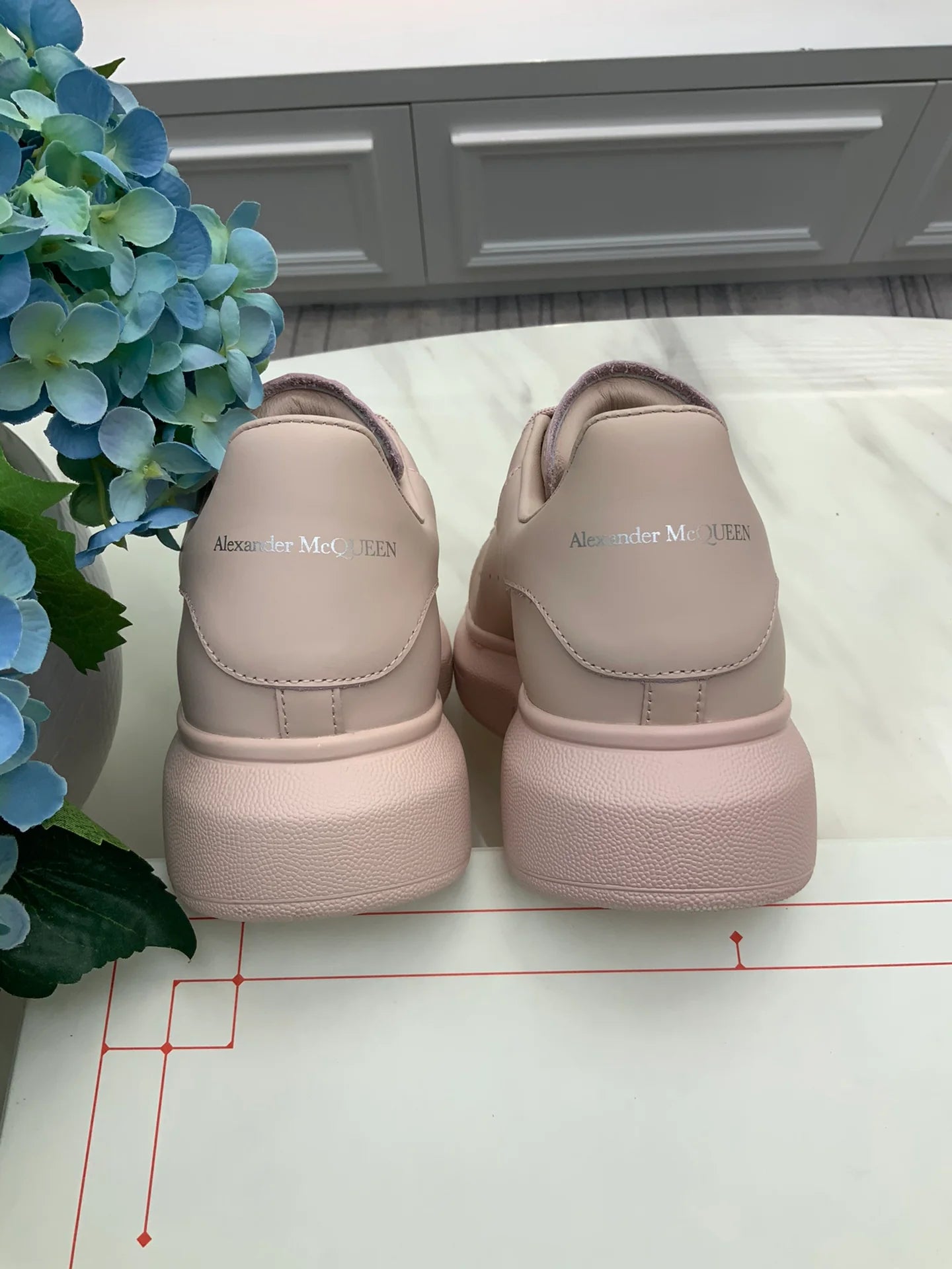 McQUEEN SNEAKER