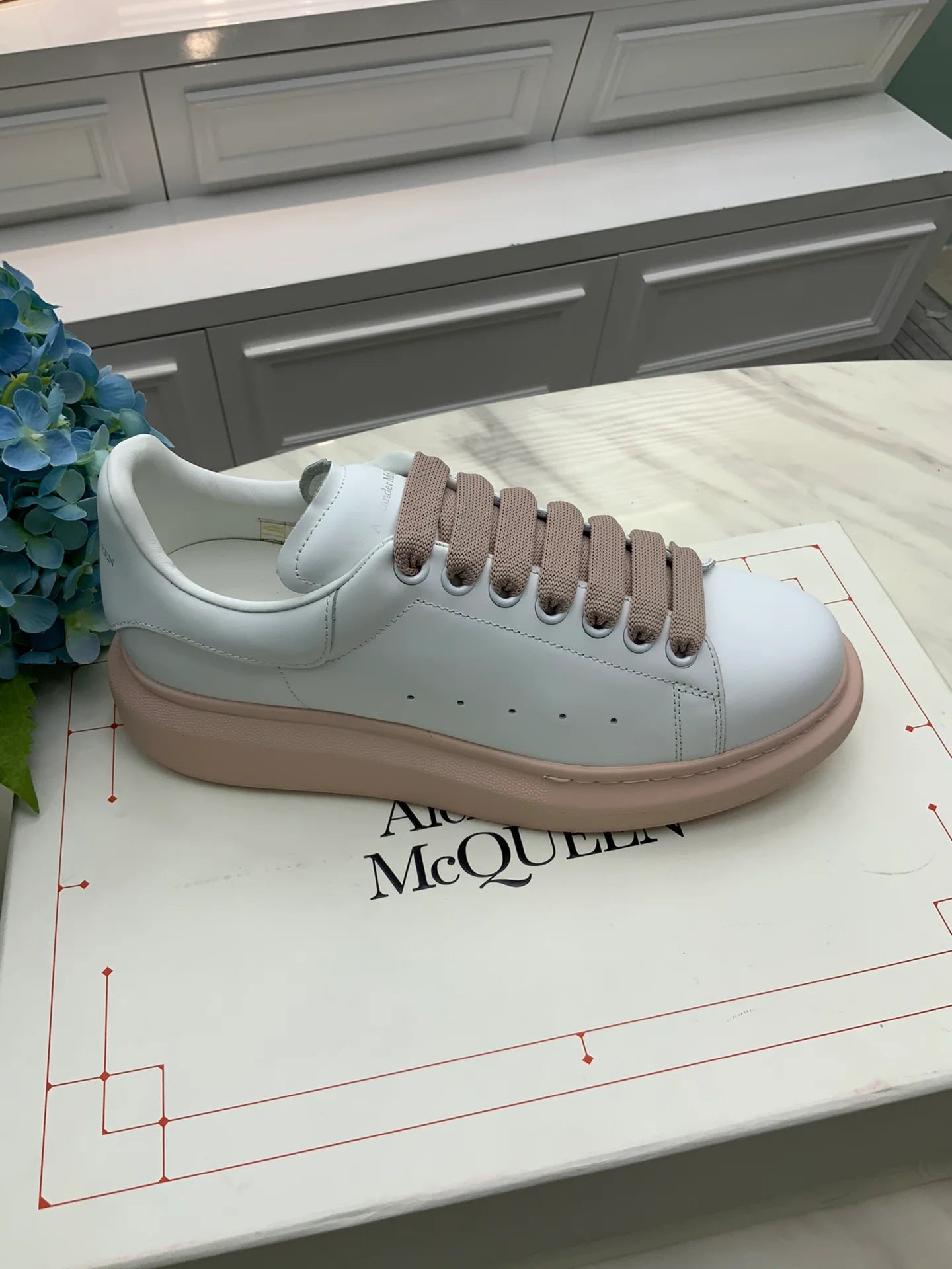 McQUEEN SNEAKER