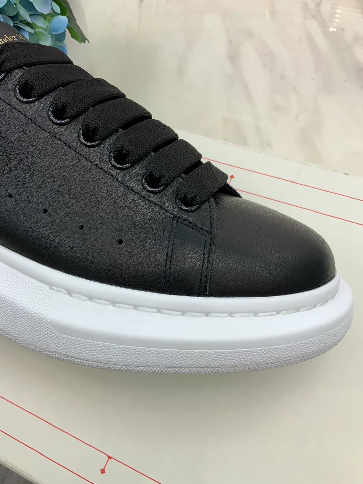 McQUEEN SNEAKER