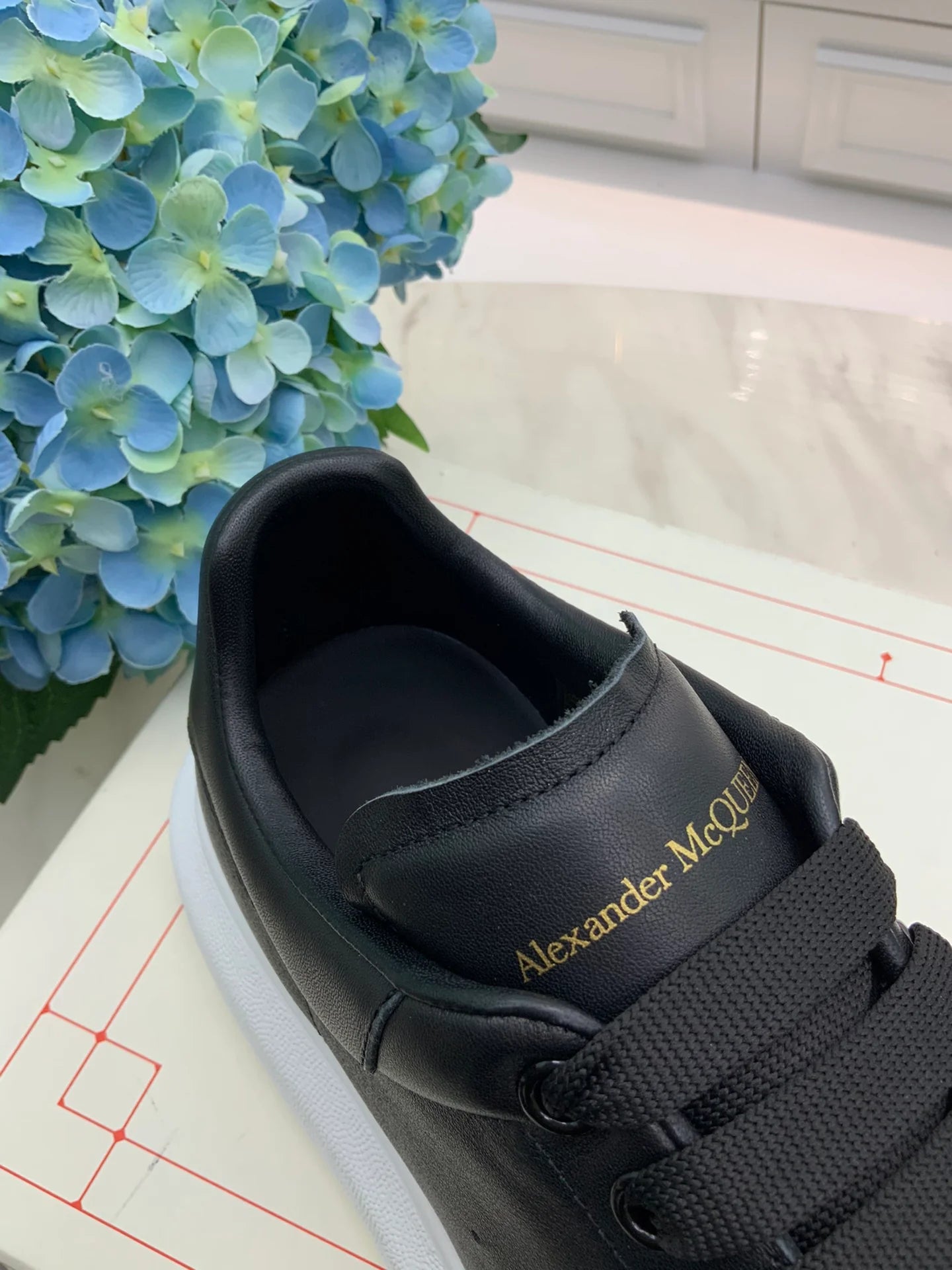 McQUEEN SNEAKER