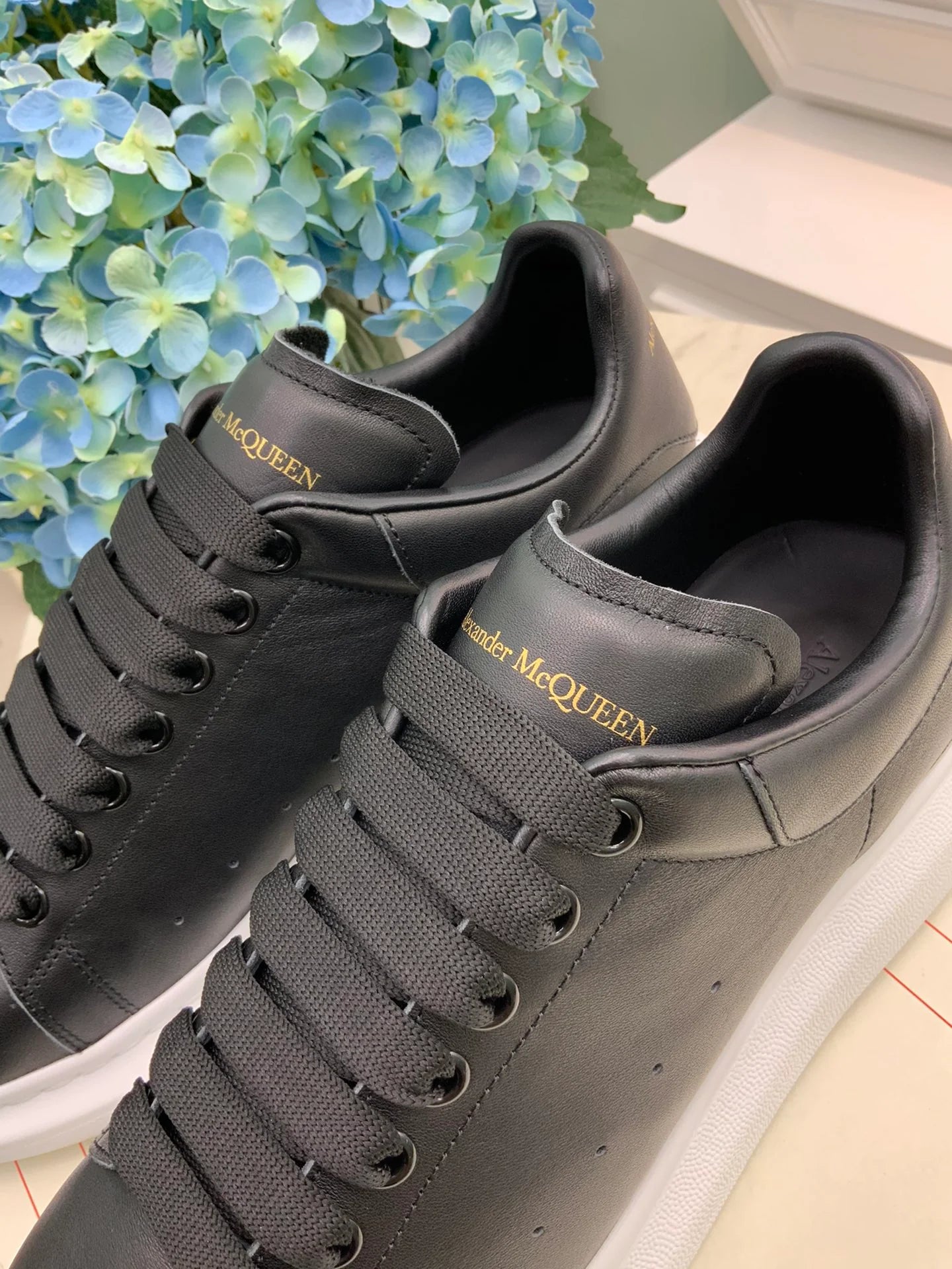 McQUEEN SNEAKER