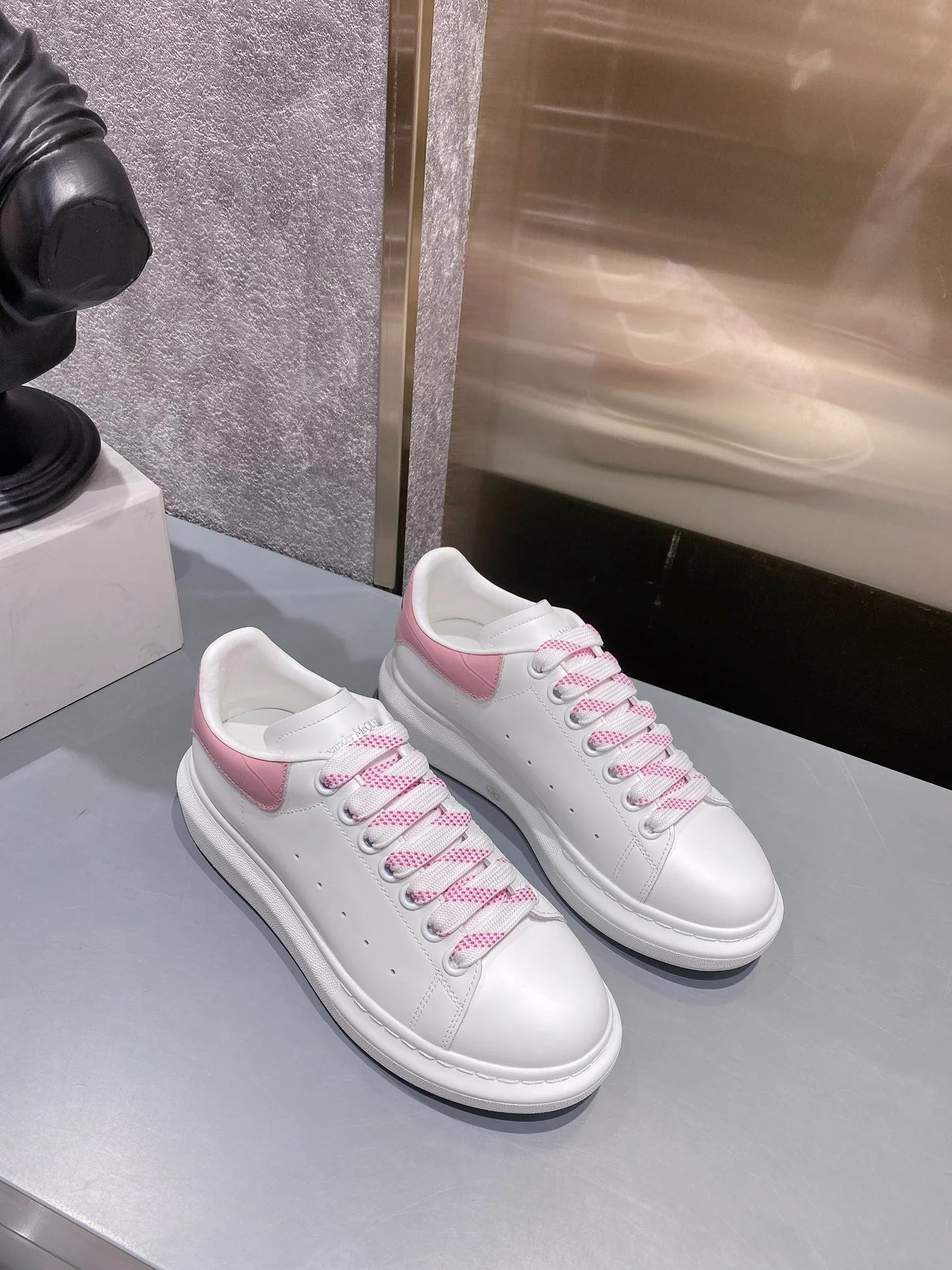 McQUEEN SNEAKER