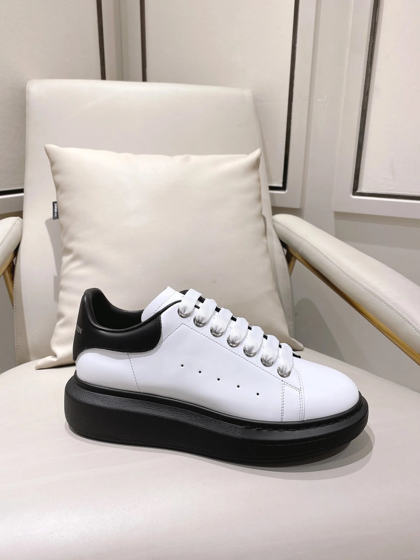McQUEEN SNEAKER