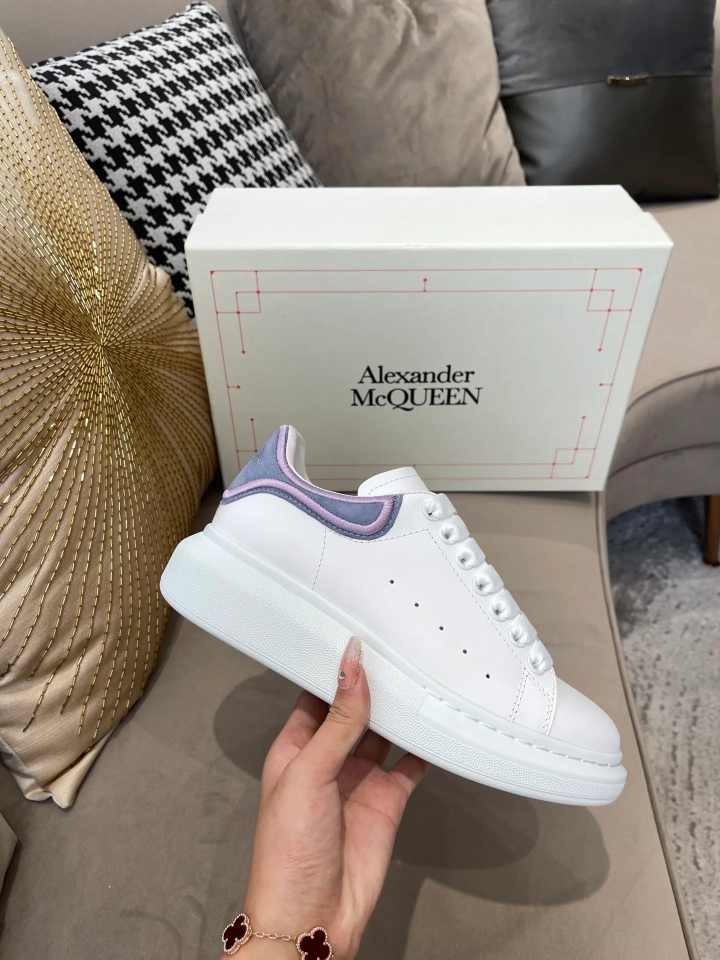 McQUEEN SNEAKER